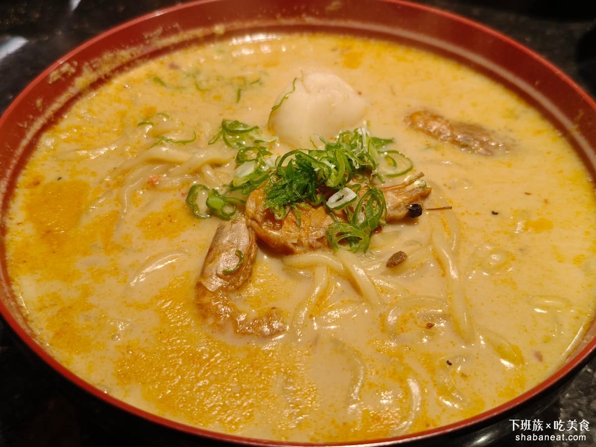 金澤美味壽司 SOGO忠孝 SOGO忠孝菜單 SOGO忠孝推薦 大安區美食 大安美食 忠孝復興美食 蝦美味豆漿拉麵 湯頭充滿蝦味，加了豆漿後，更濃郁麵條偏粗，有嚼勁，蝦料加得多，適合真的喜歡蝦子味道的人，如果對蝦味接受度不高，就不適合。 @下班族的美食計劃