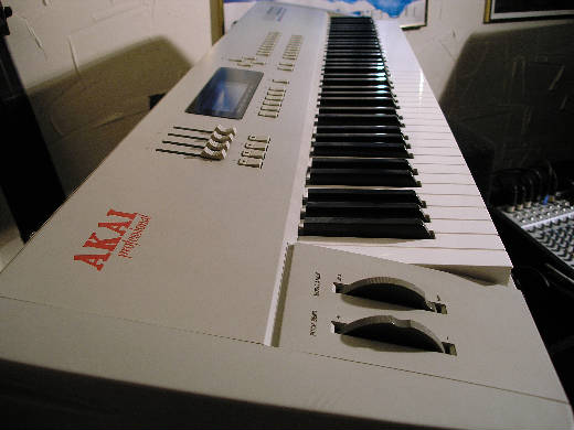 picture of AKAI MX-1000 + piano card PM76 at sonicstate.com