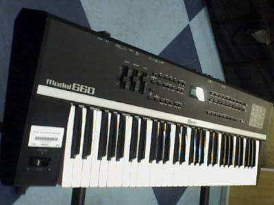 picture of Roland Rhodes Model 660 at sonicstate.com