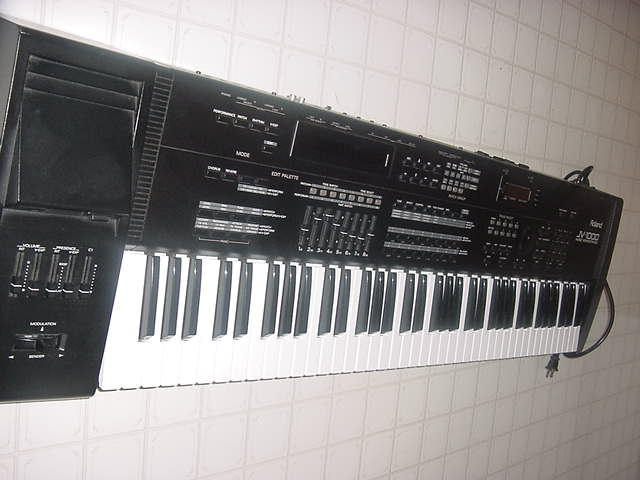 picture of Roland JV-1000 at sonicstate.com