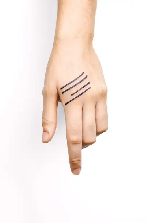 5 Straight Lines On Hand