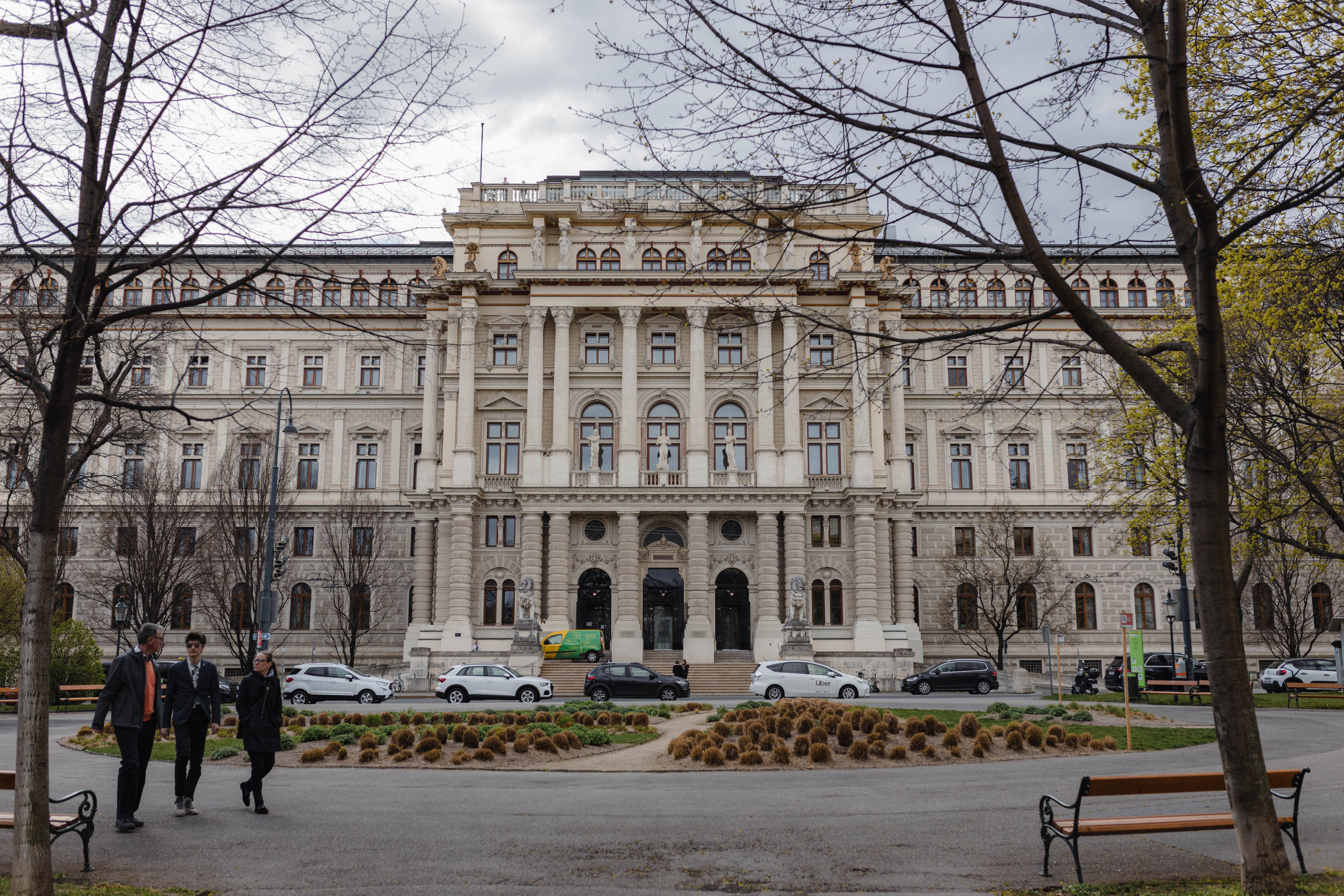 Vienna 221