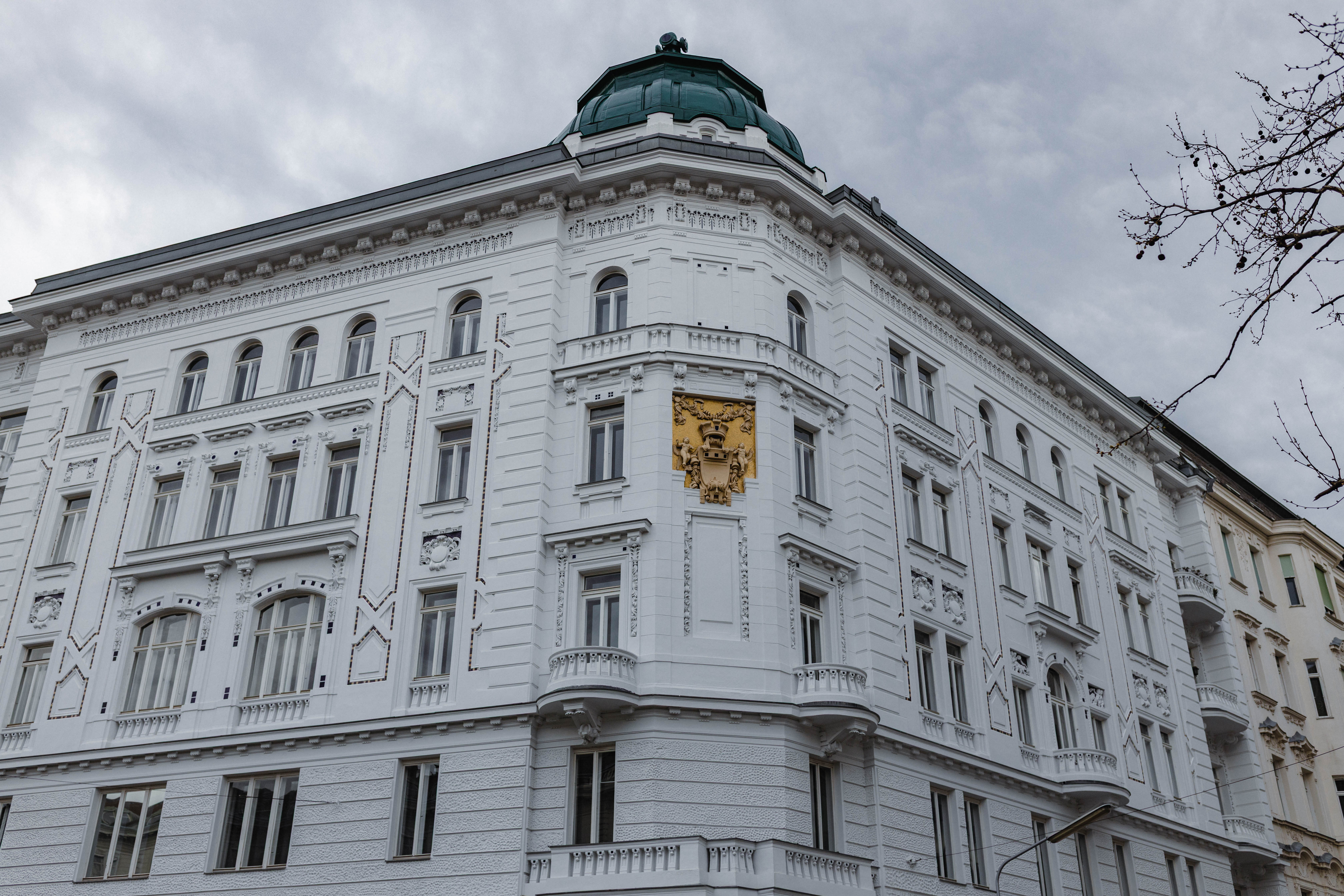 Vienna 323