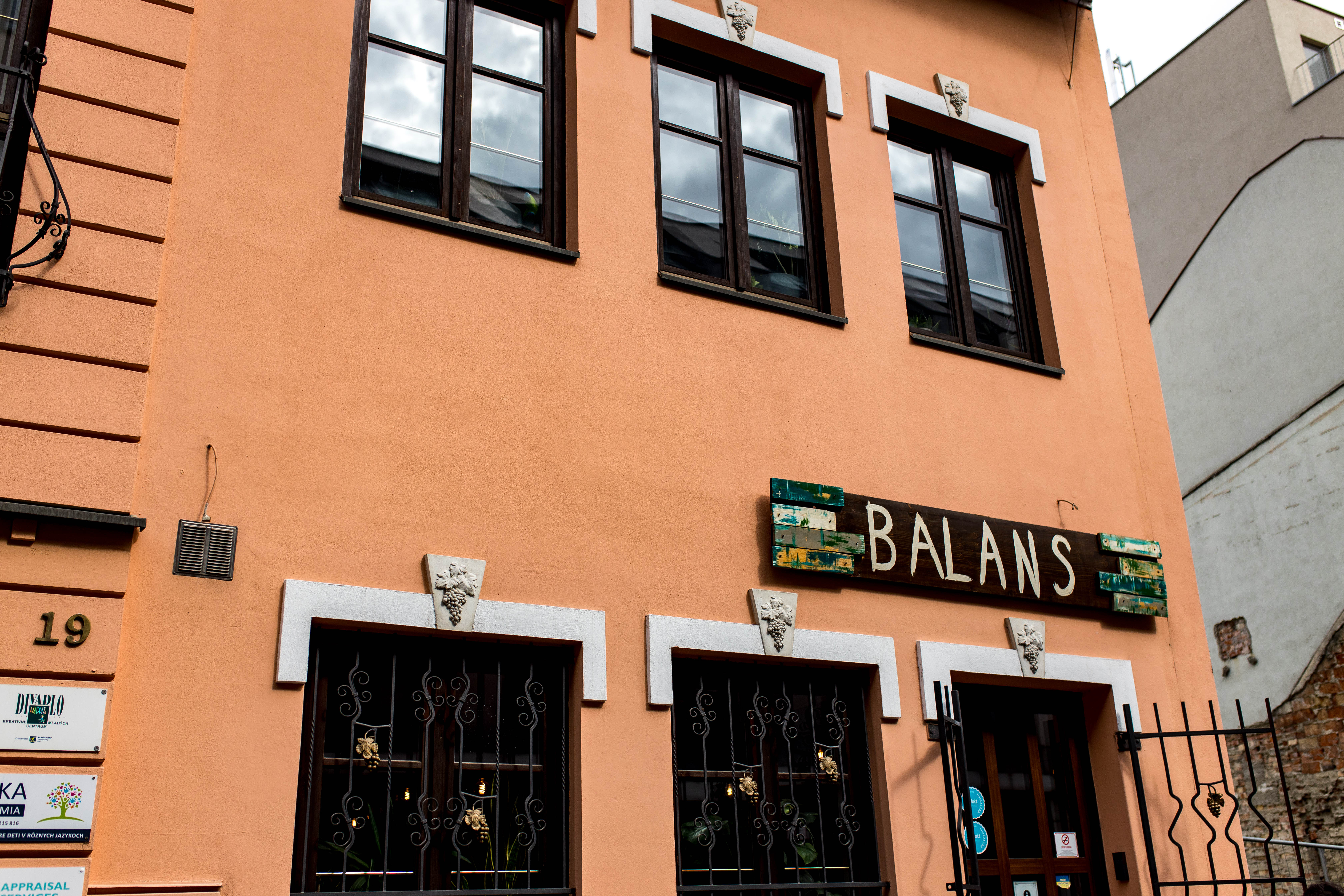 Bratislava 84
