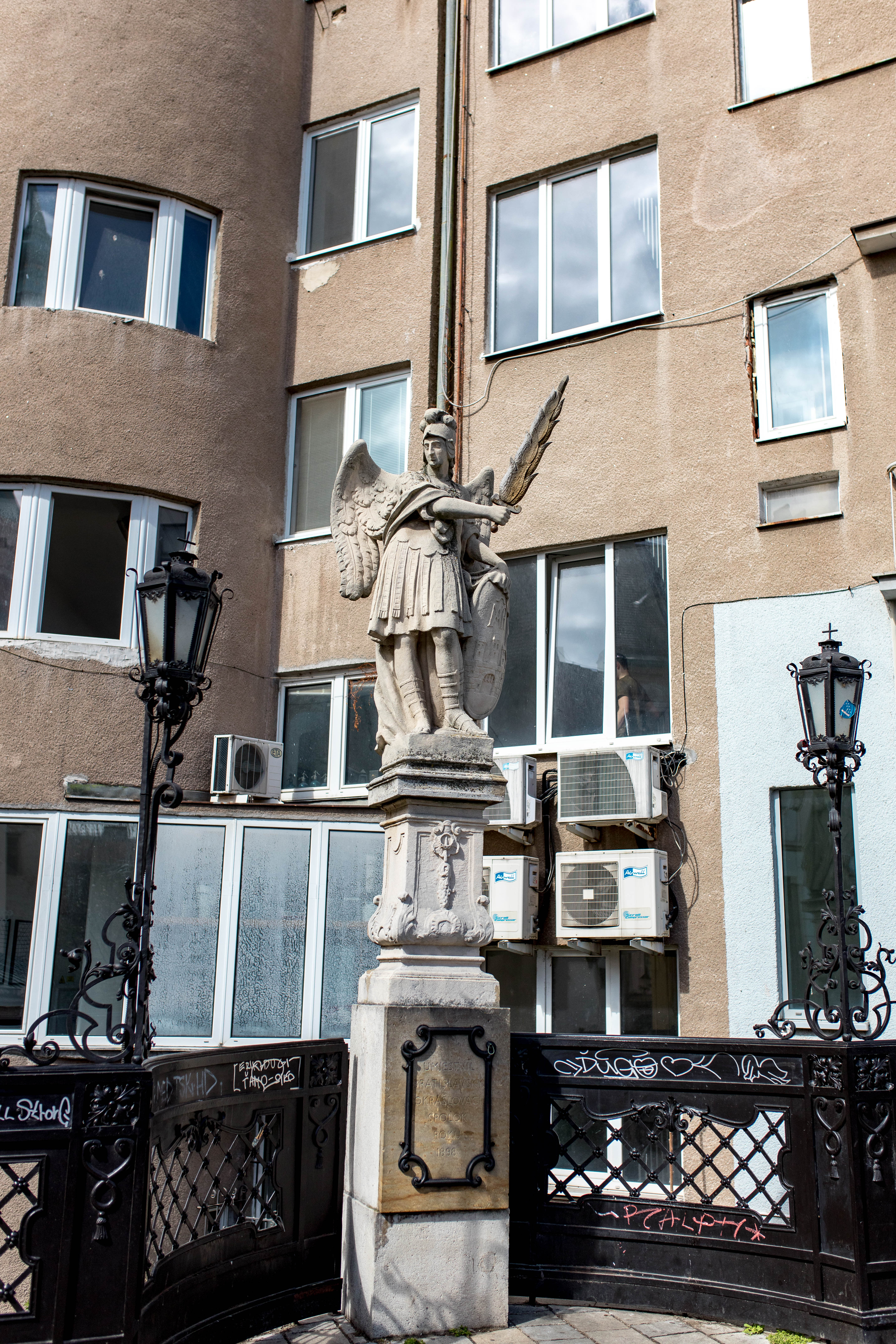 Bratislava 136