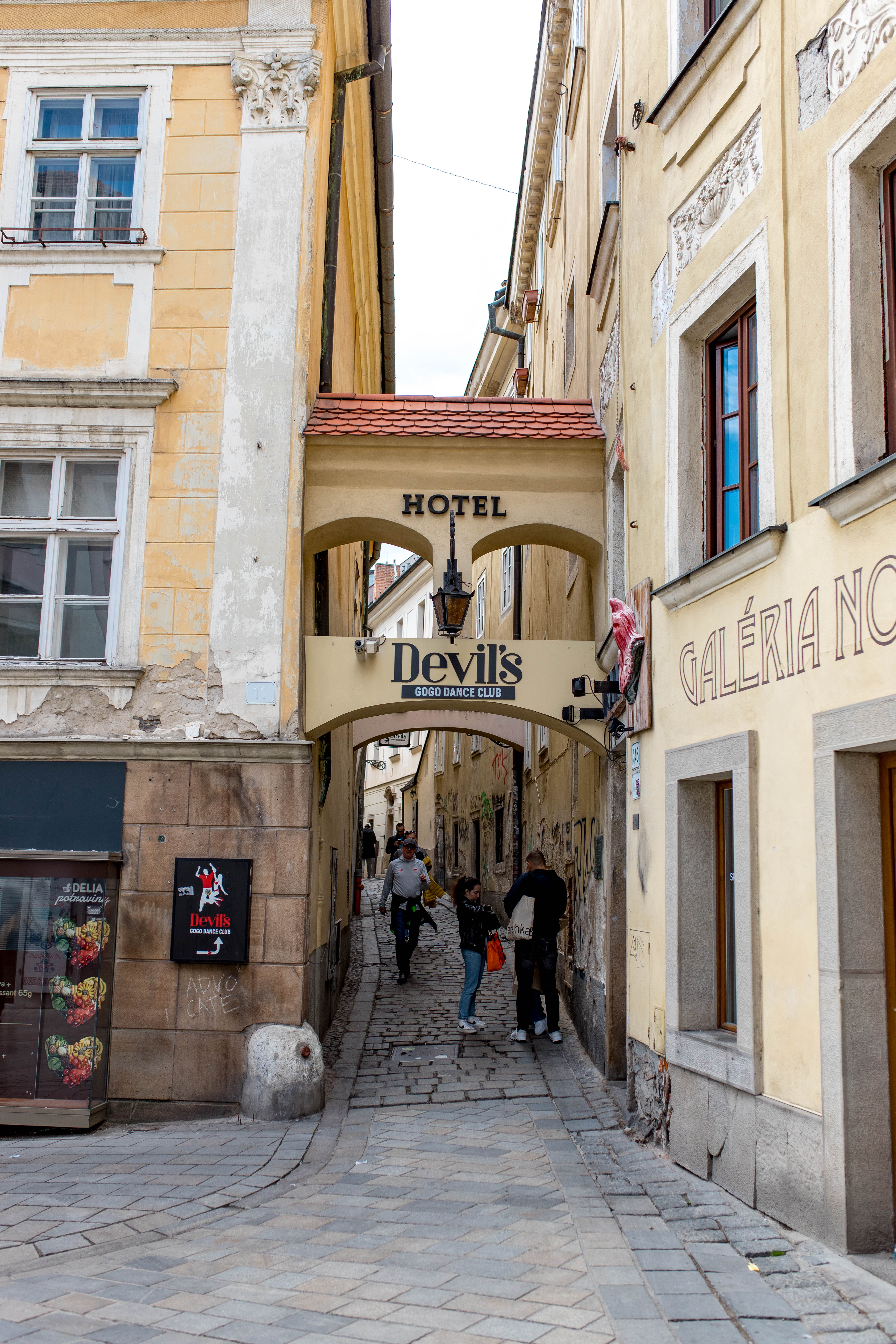 Bratislava 148