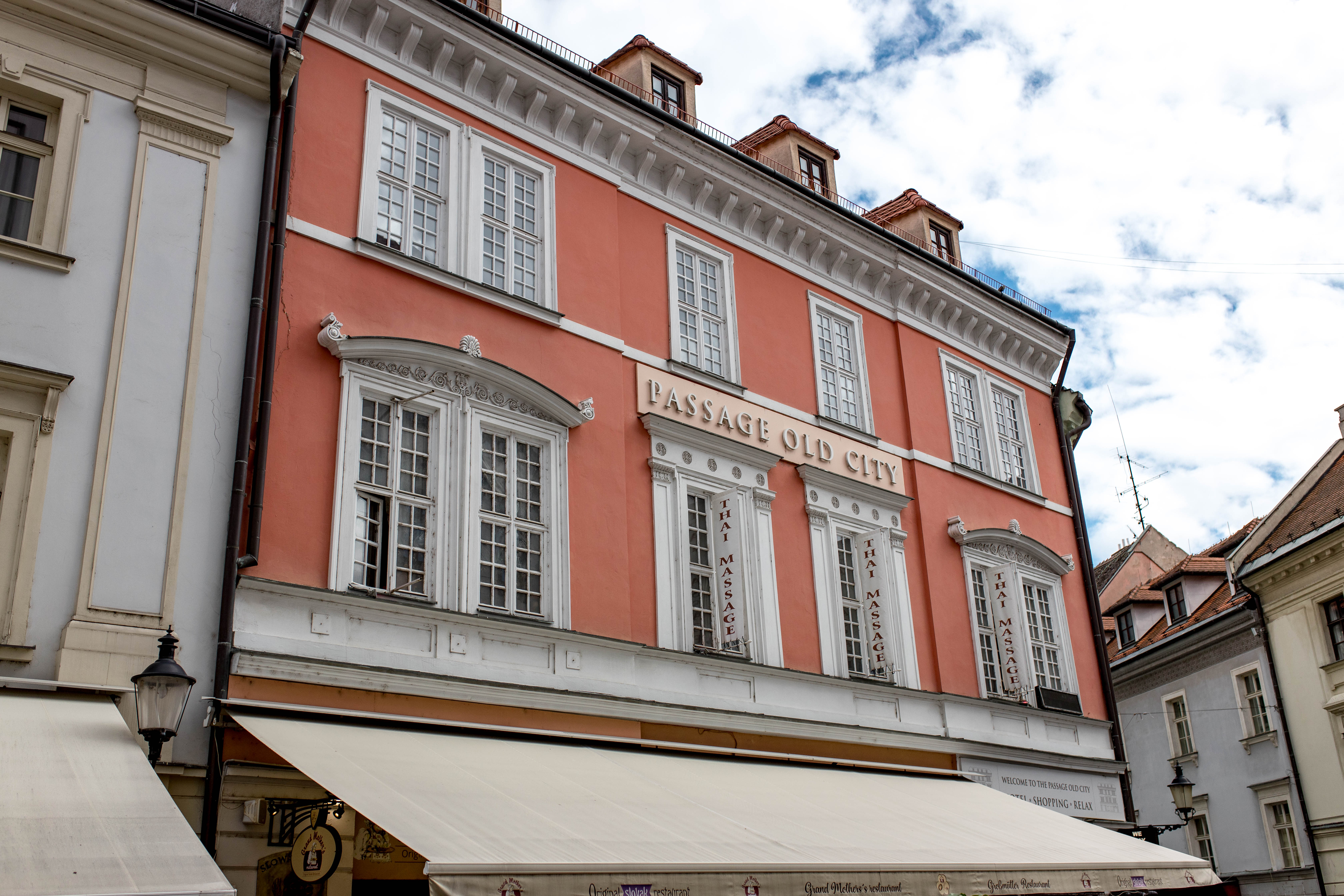 Bratislava 163