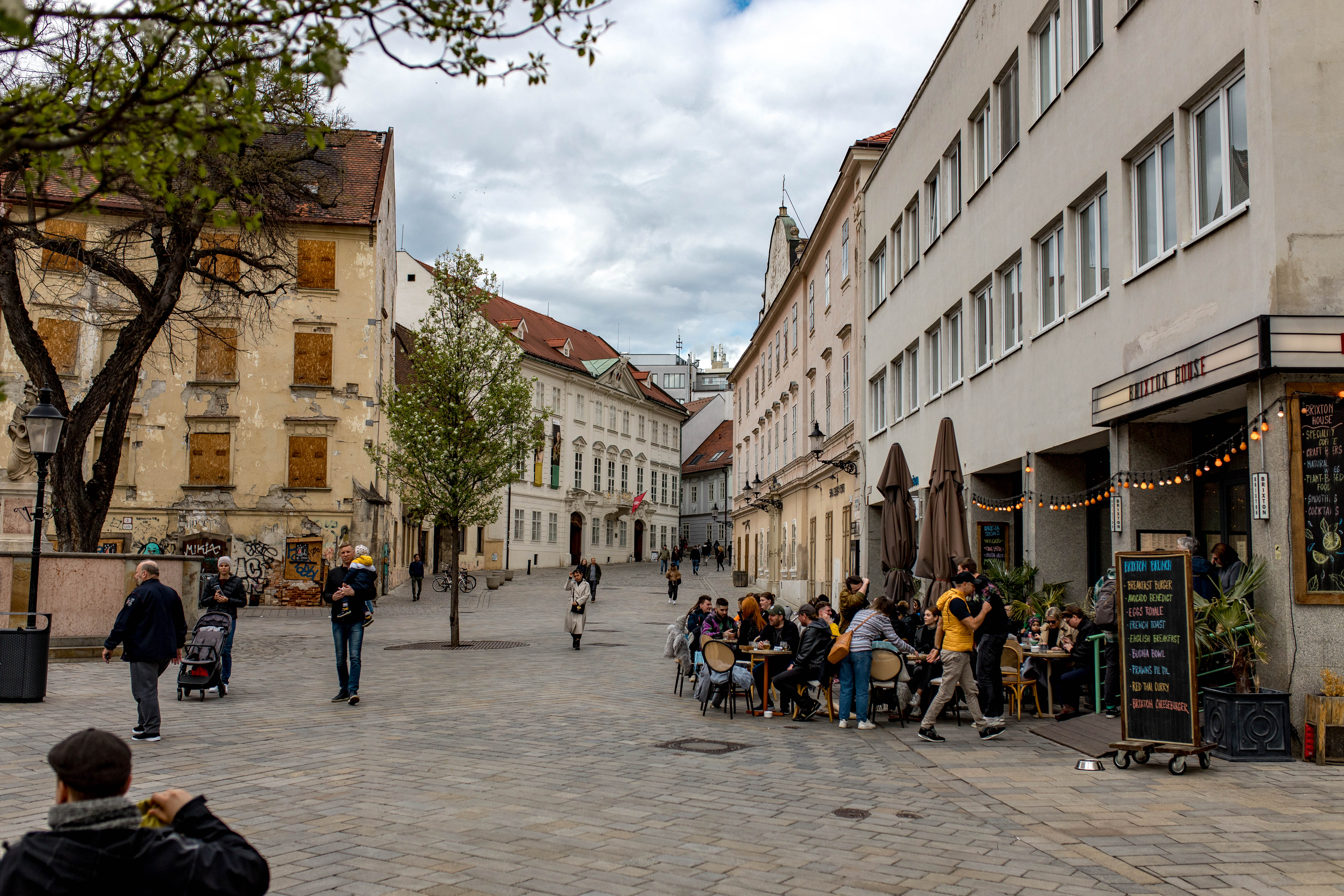 Bratislava 196