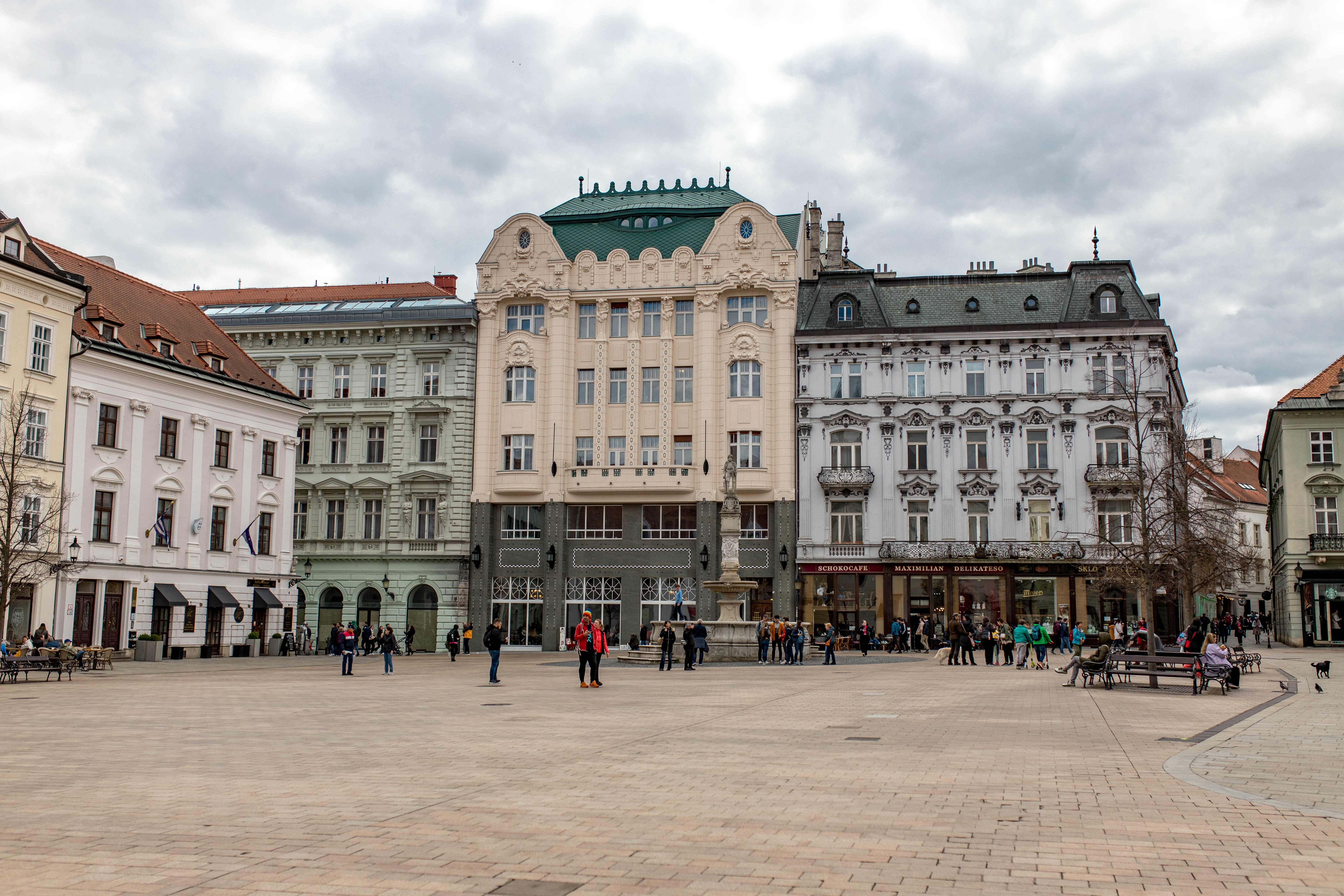 Bratislava 198