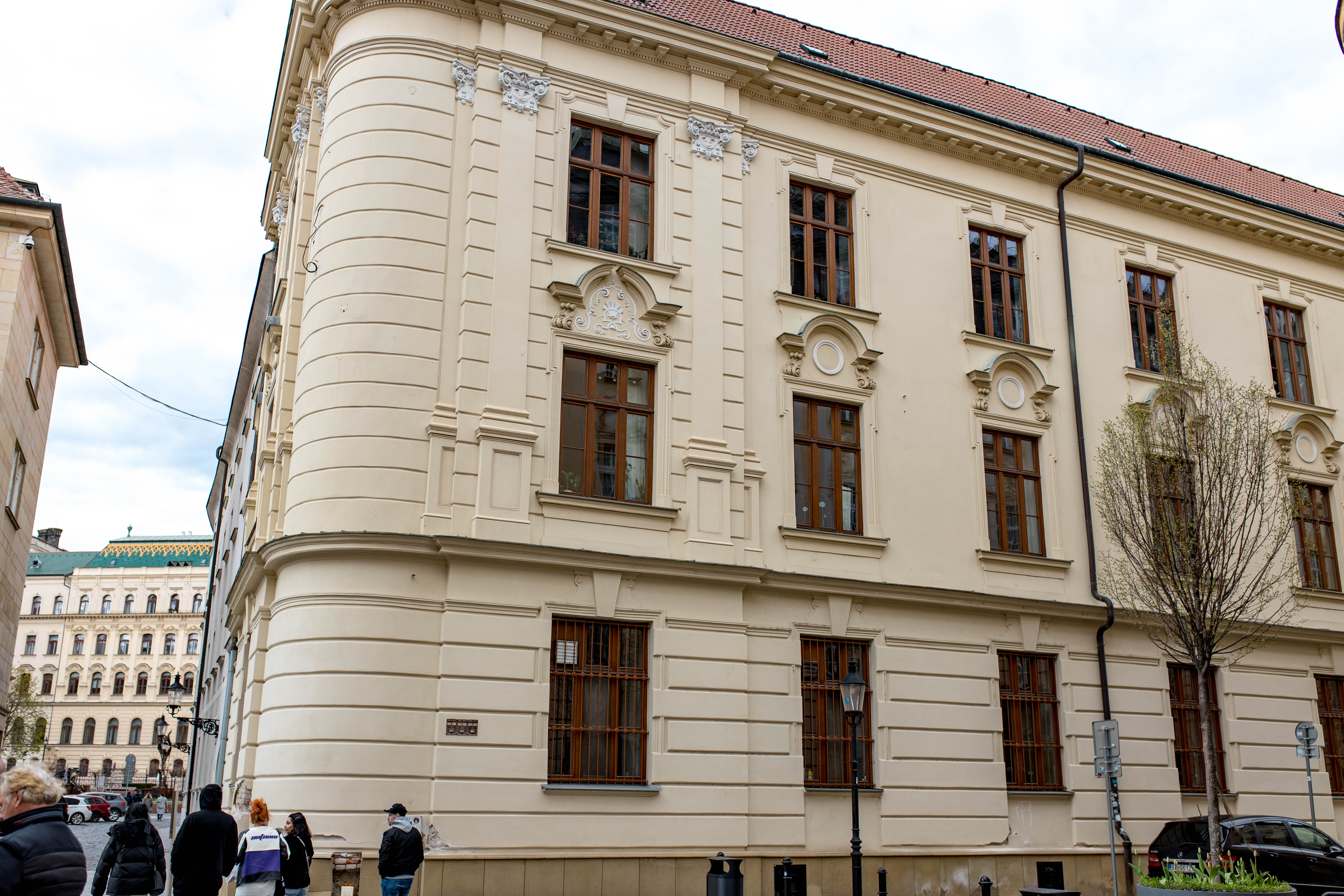 Bratislava 253