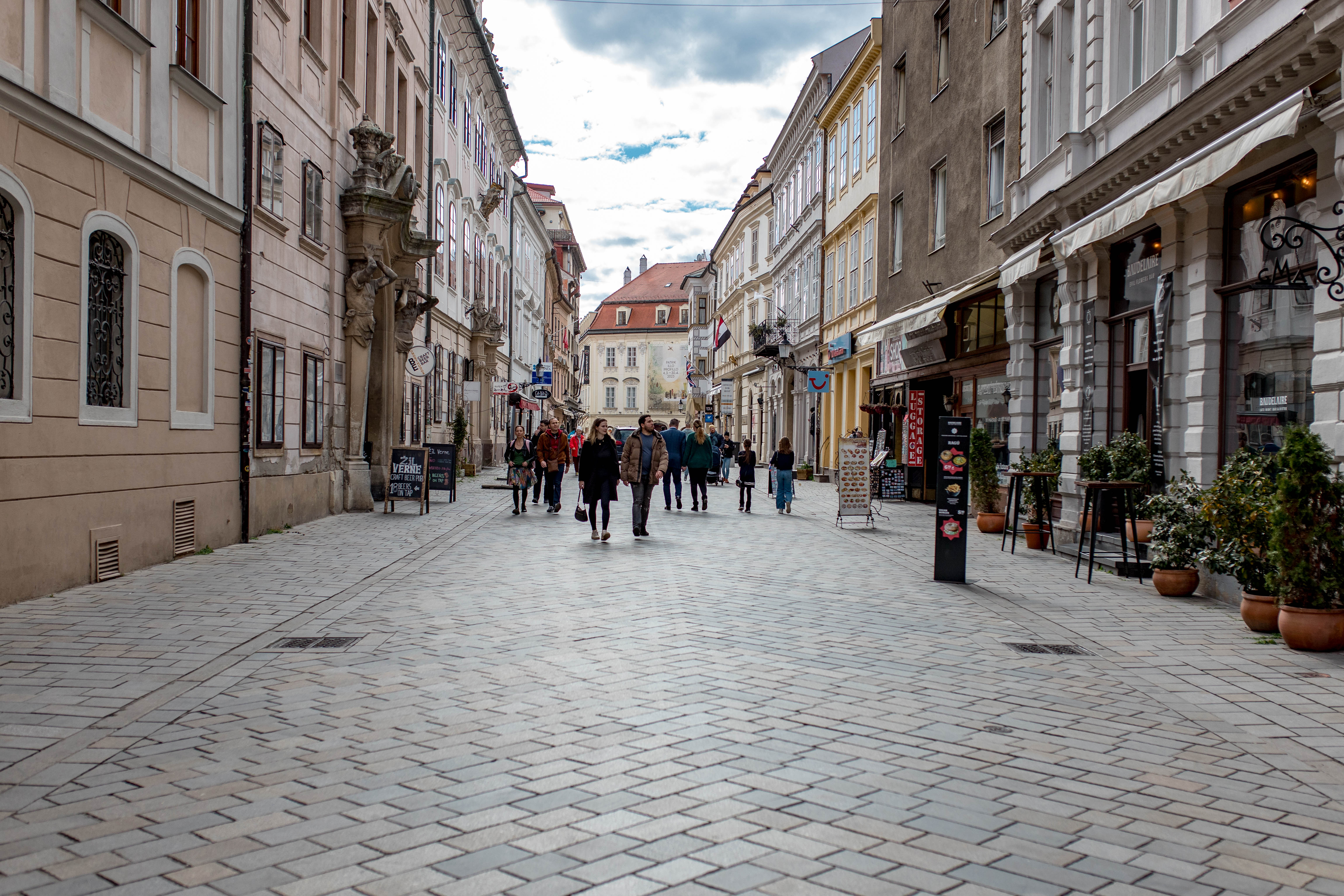 Bratislava 273