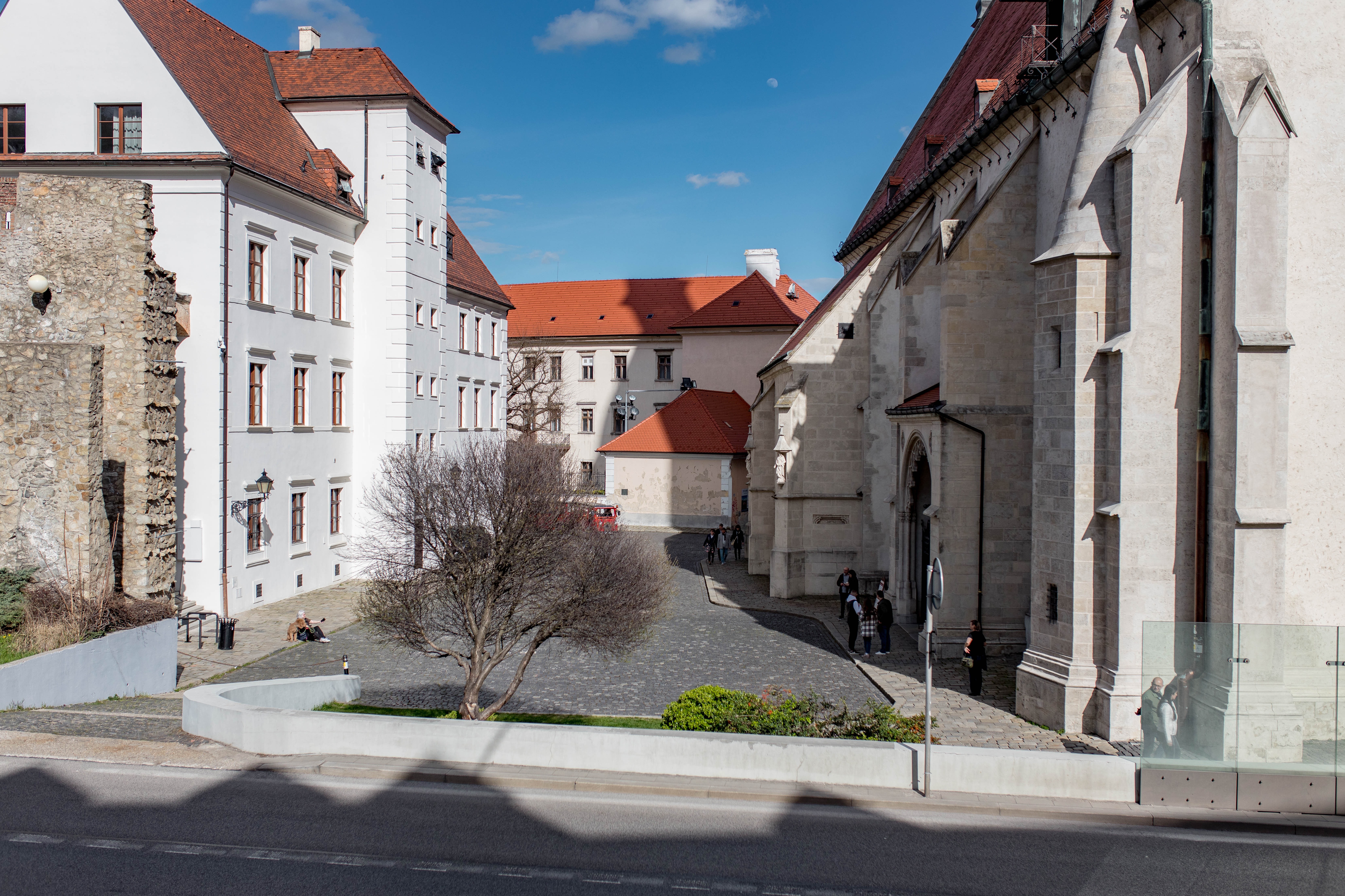 Bratislava 312