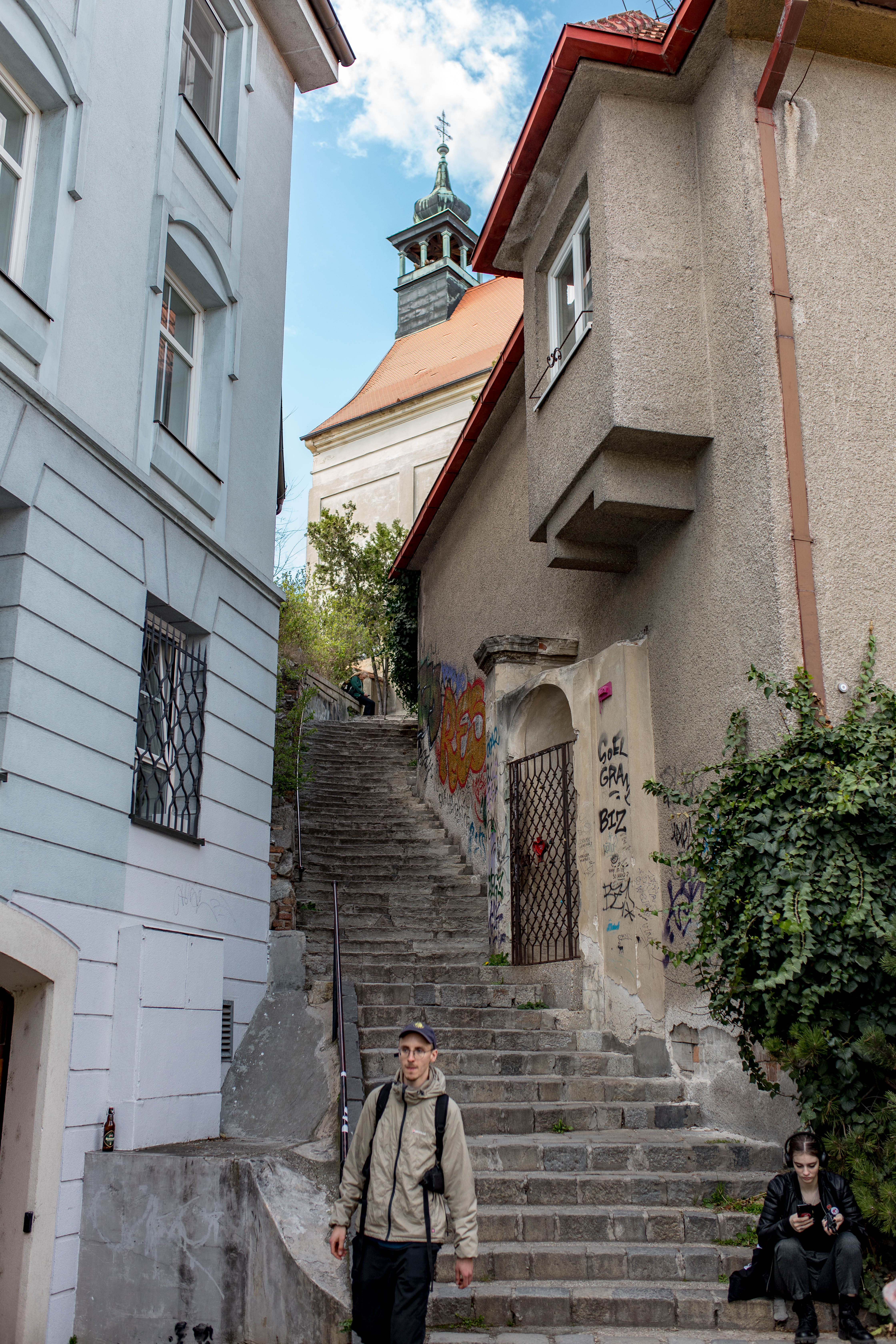 Bratislava 323