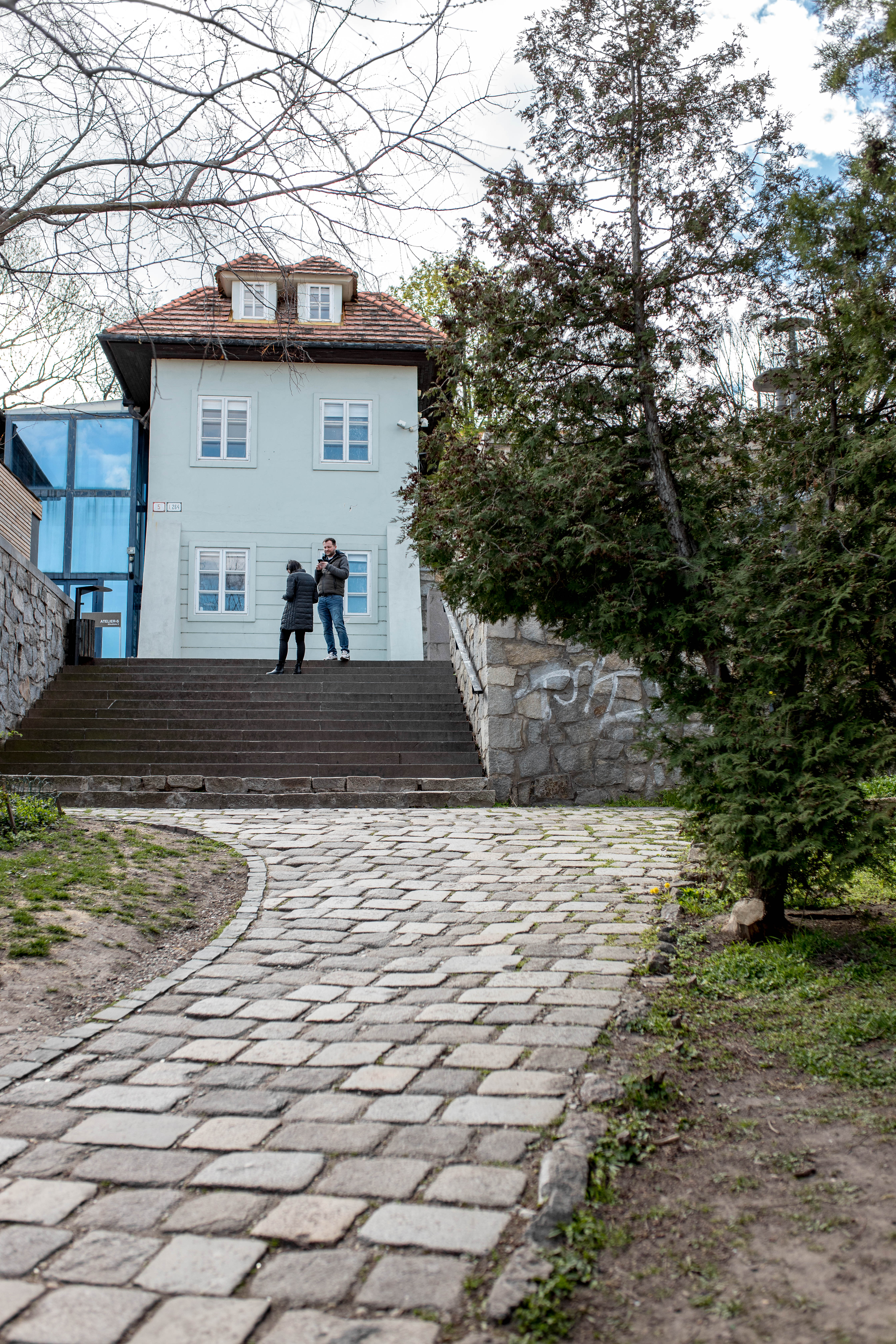 Bratislava 325
