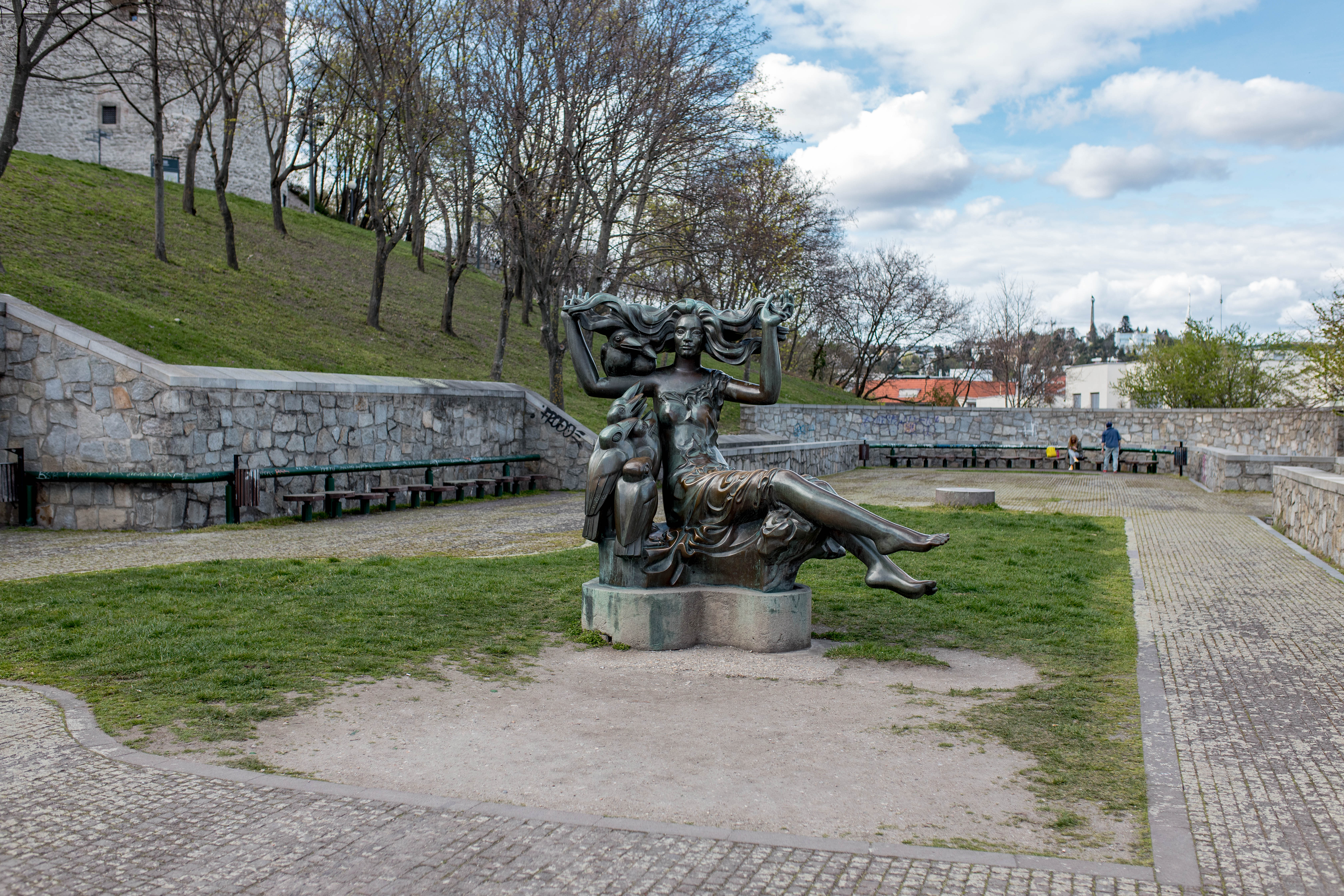 Bratislava 327