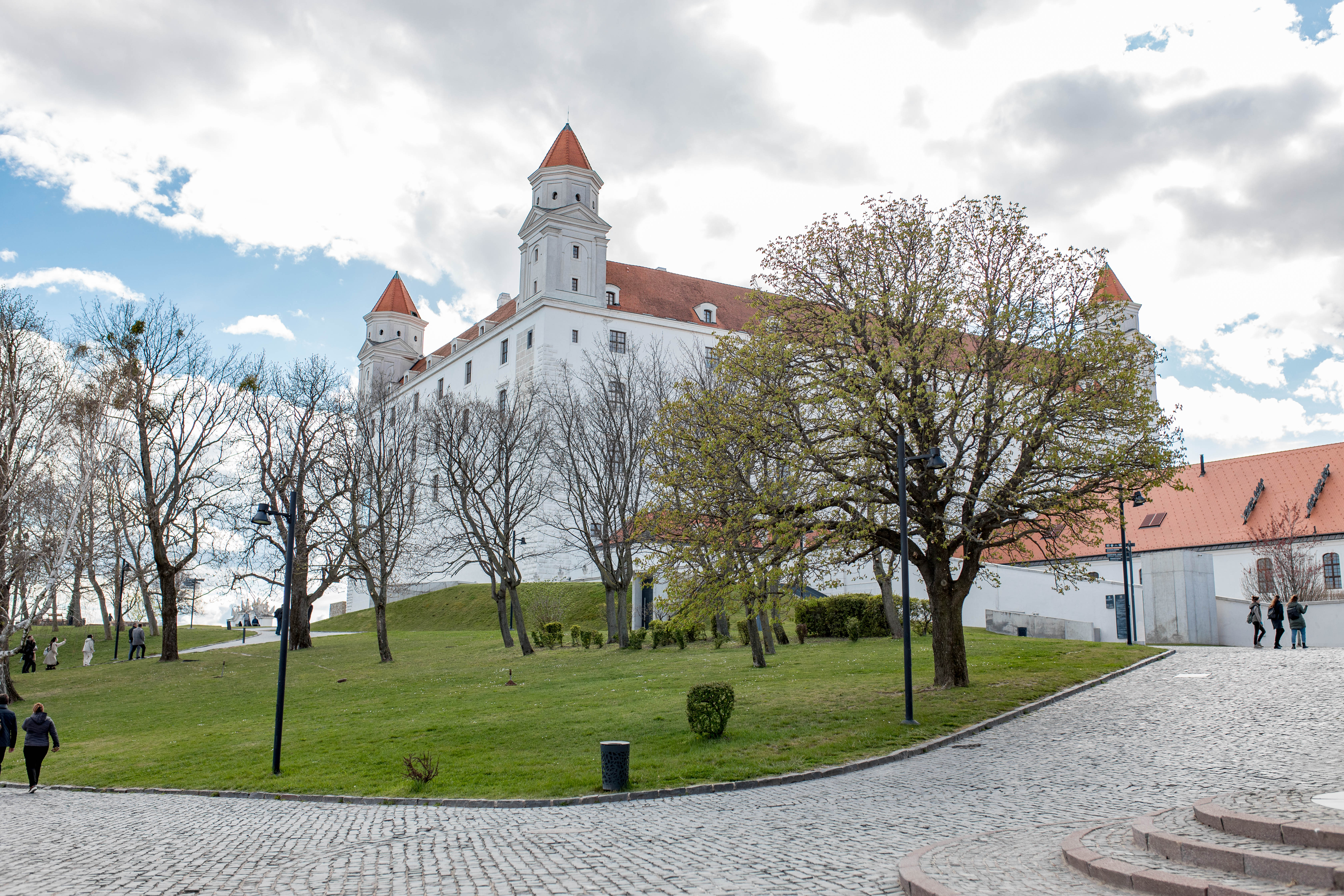 Bratislava 335