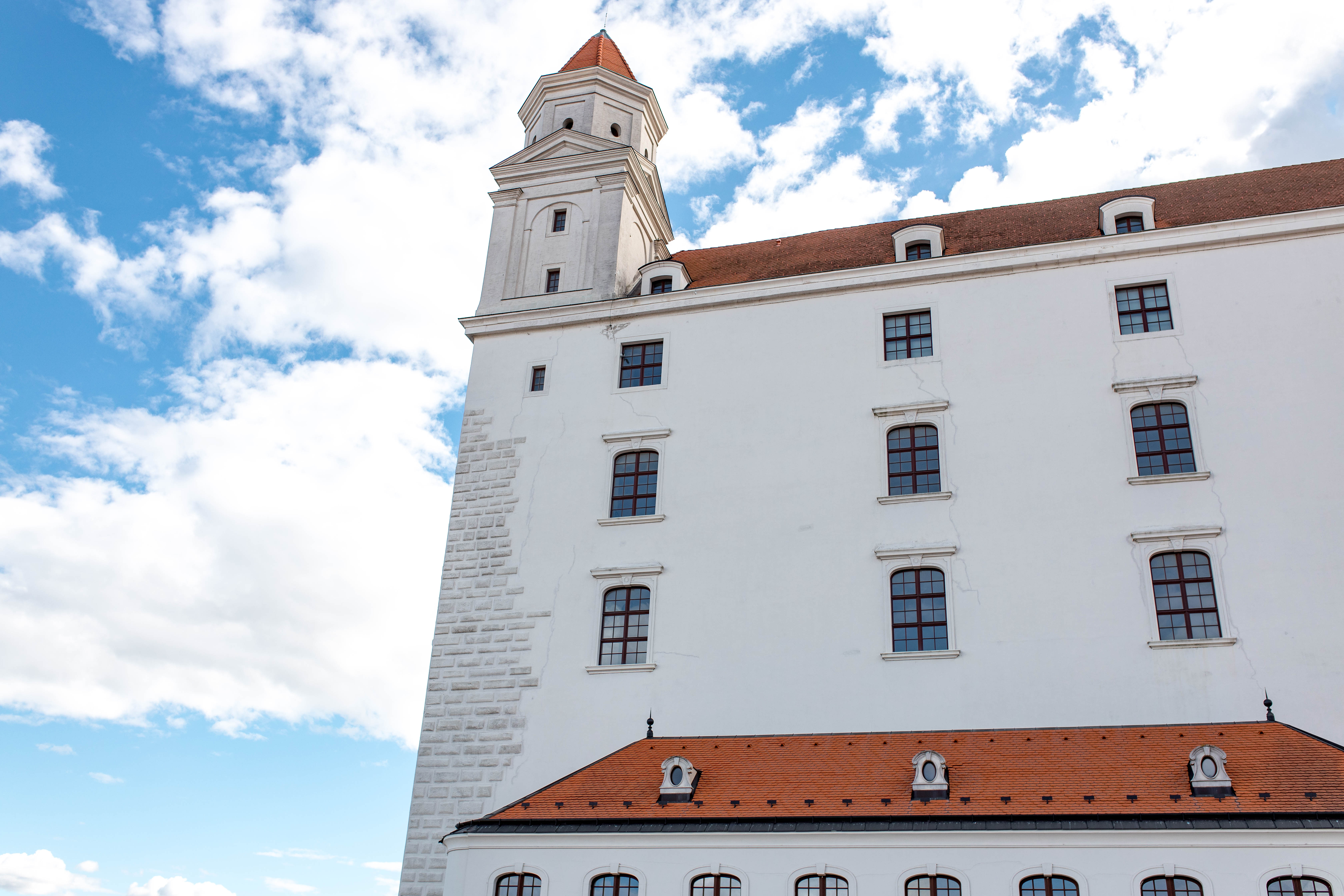 Bratislava 352