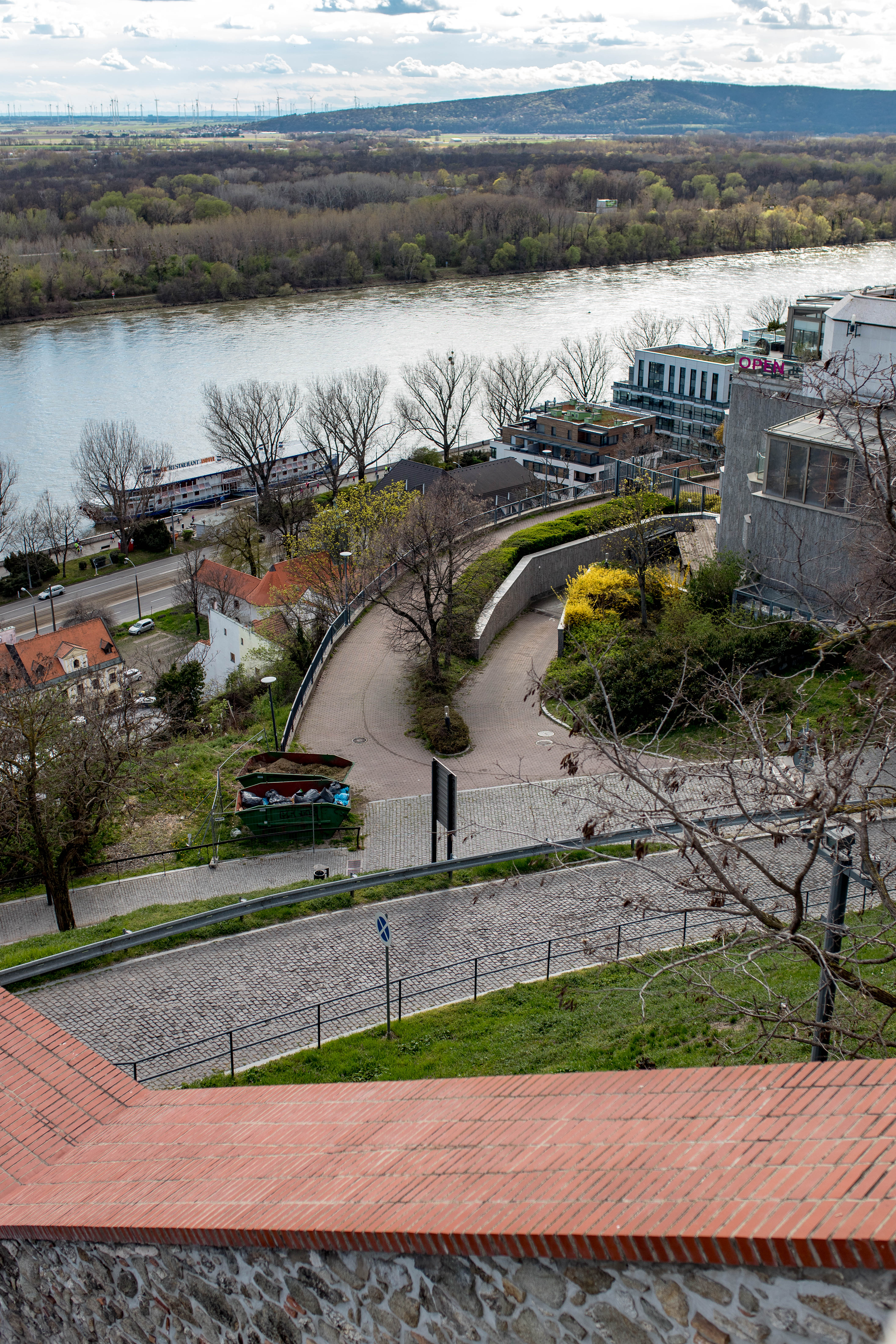 Bratislava 371