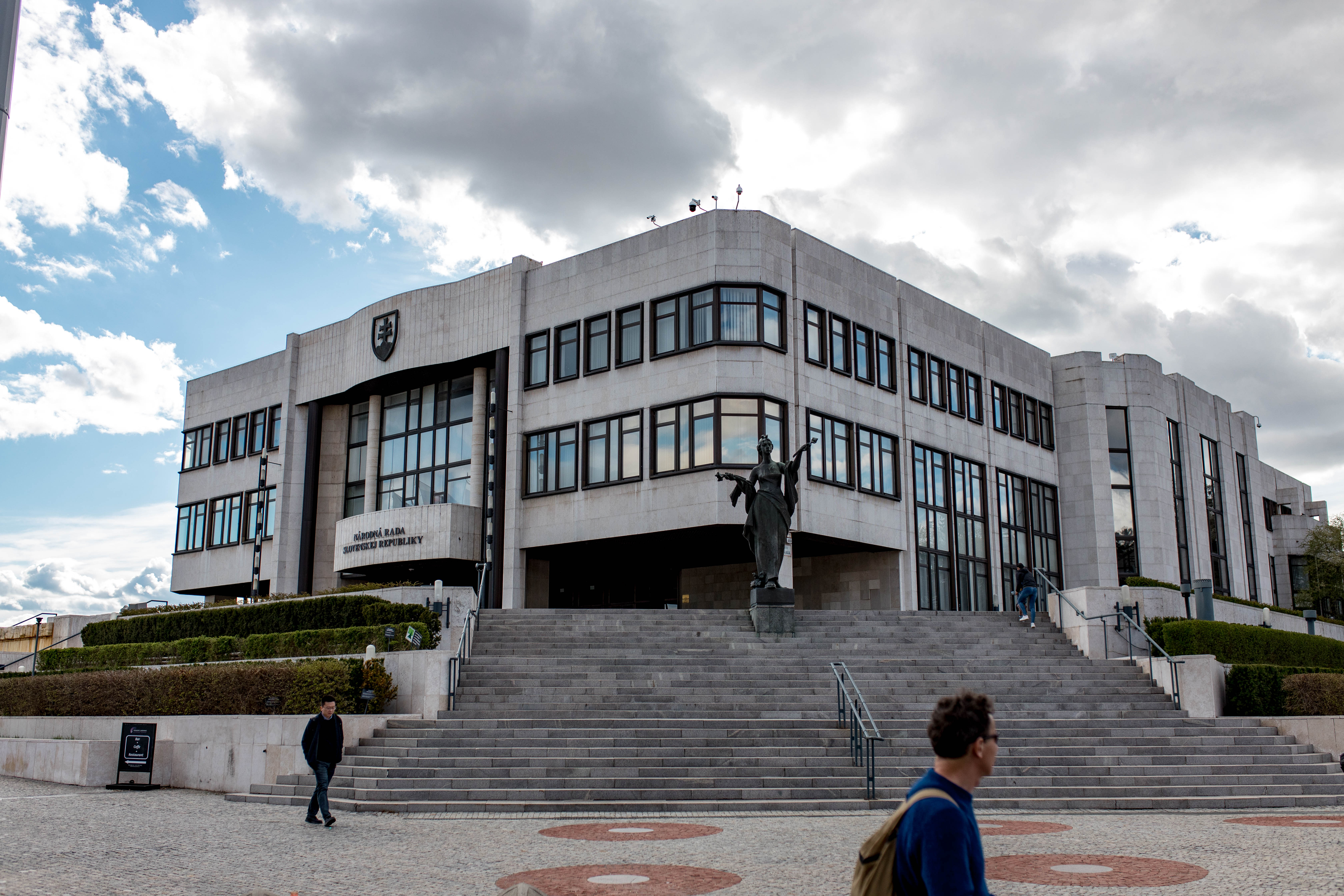 Bratislava 380