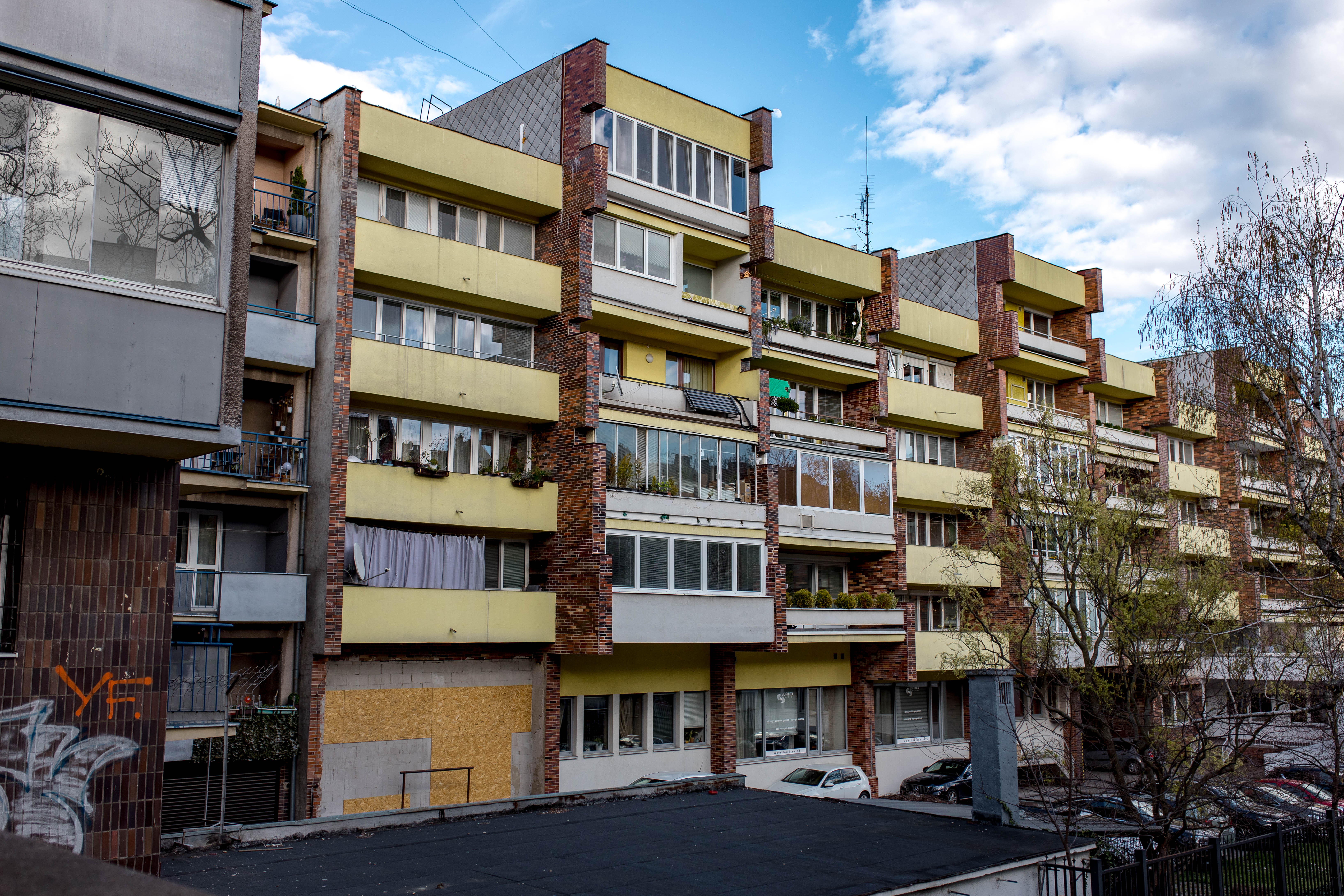 Bratislava 411