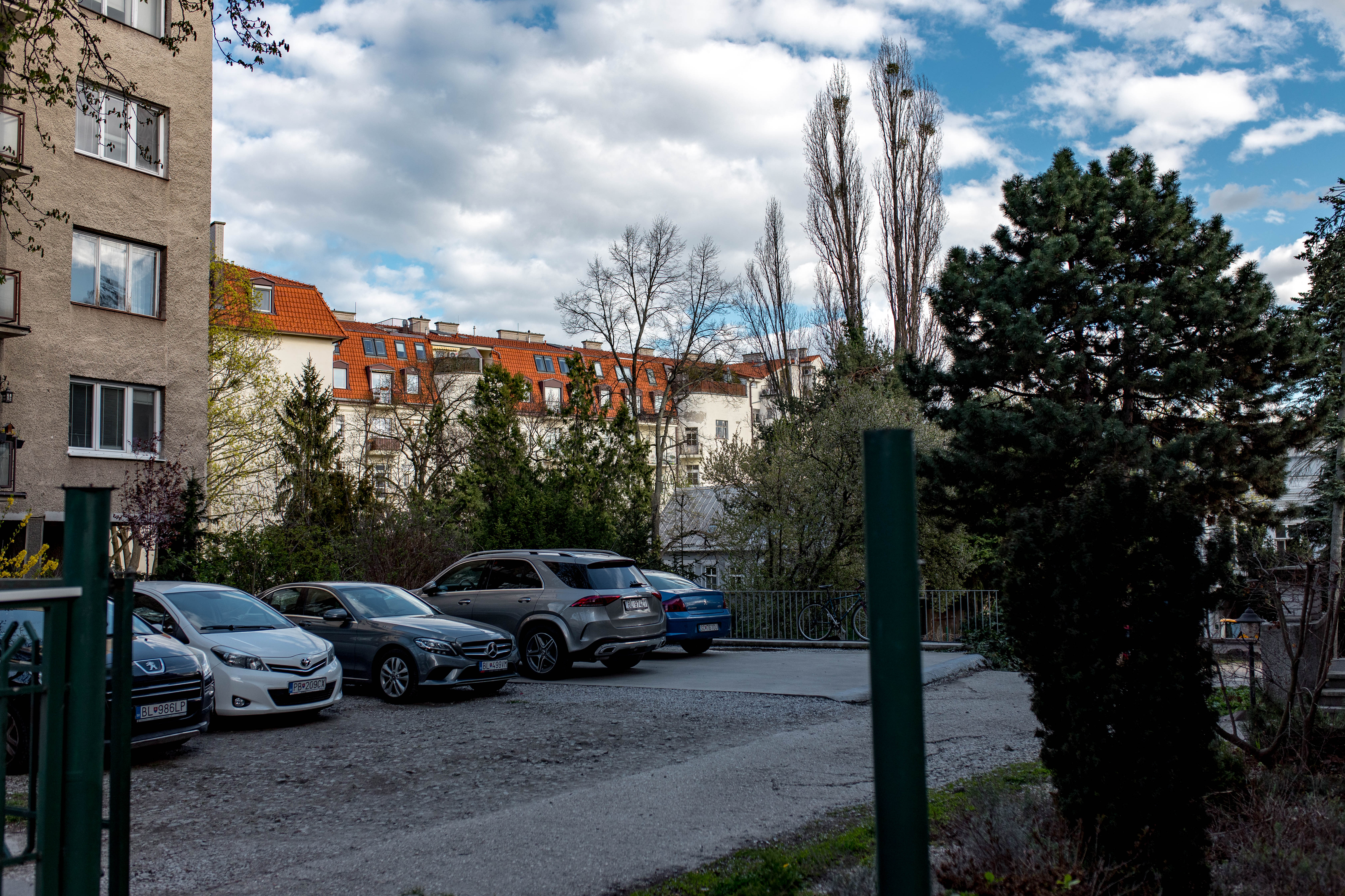 Bratislava 417