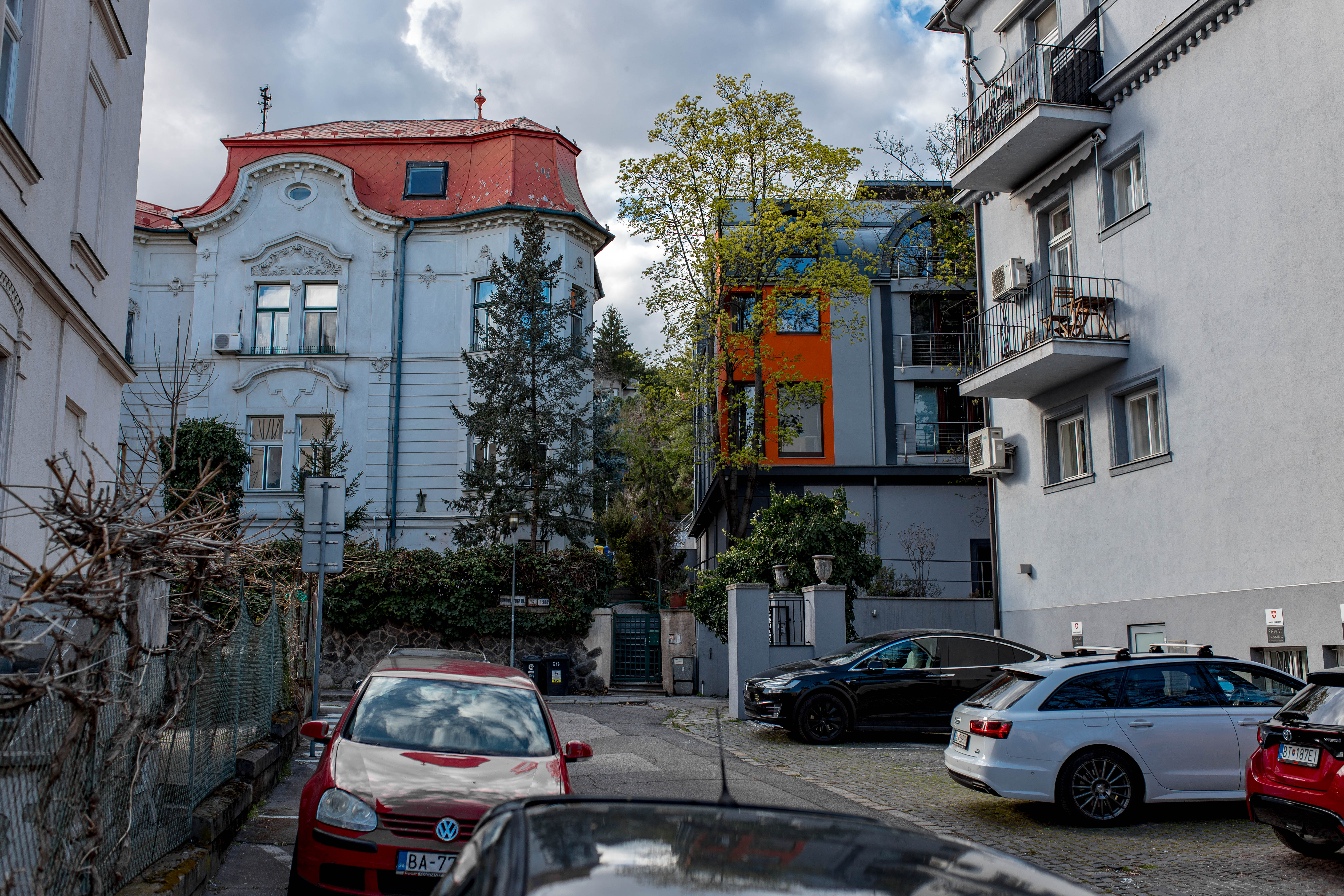 Bratislava 435