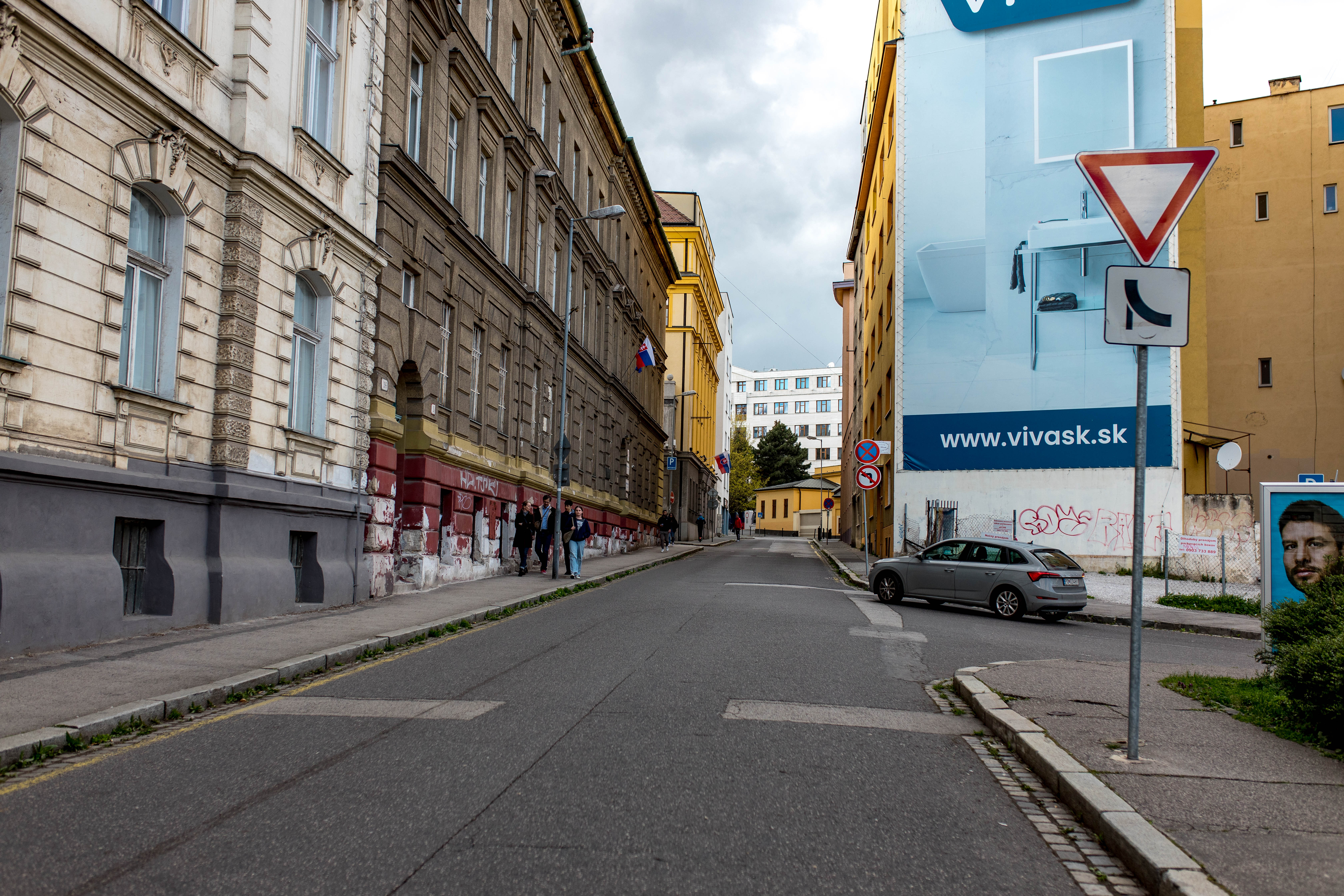 Bratislava 458