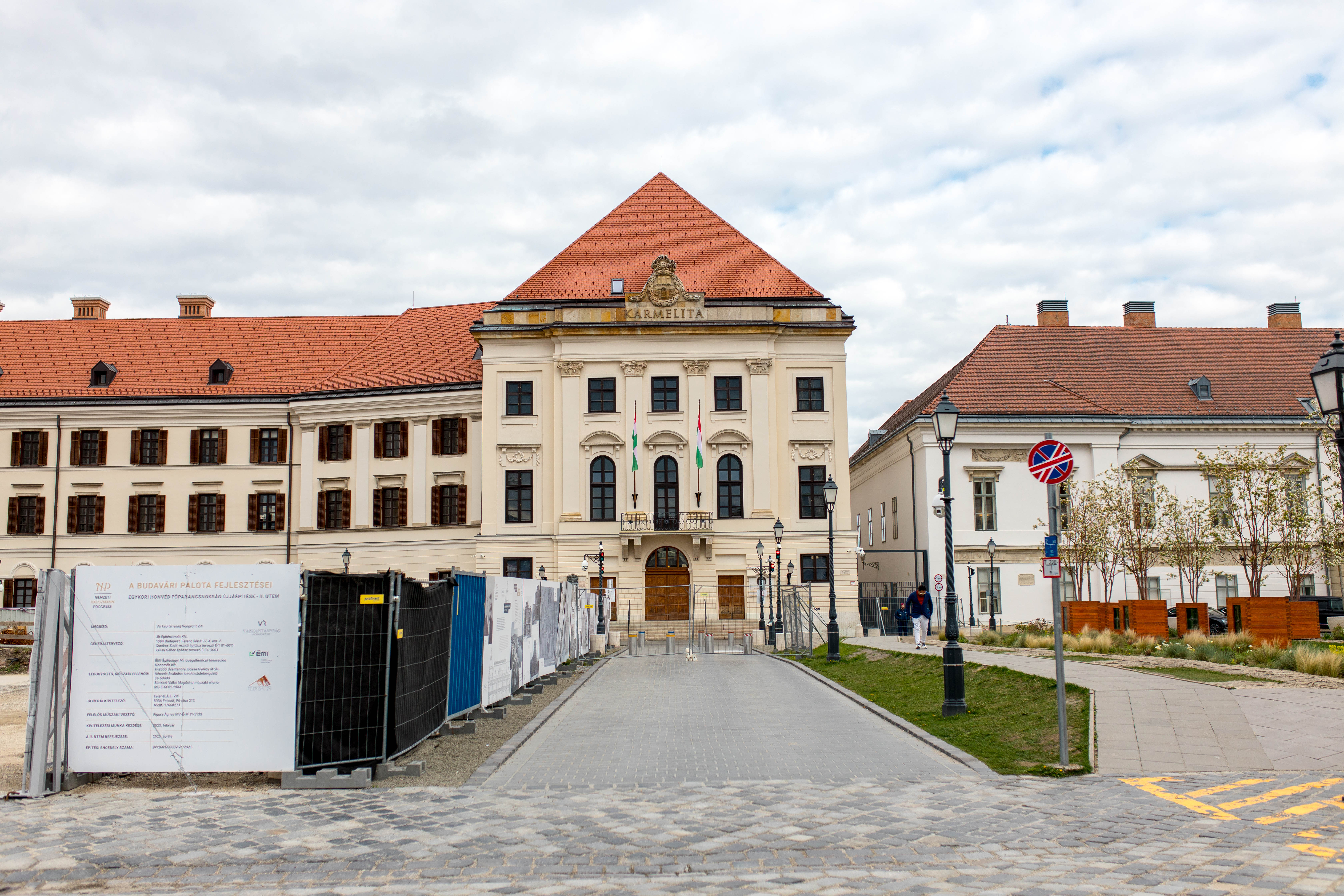 Budapest 412