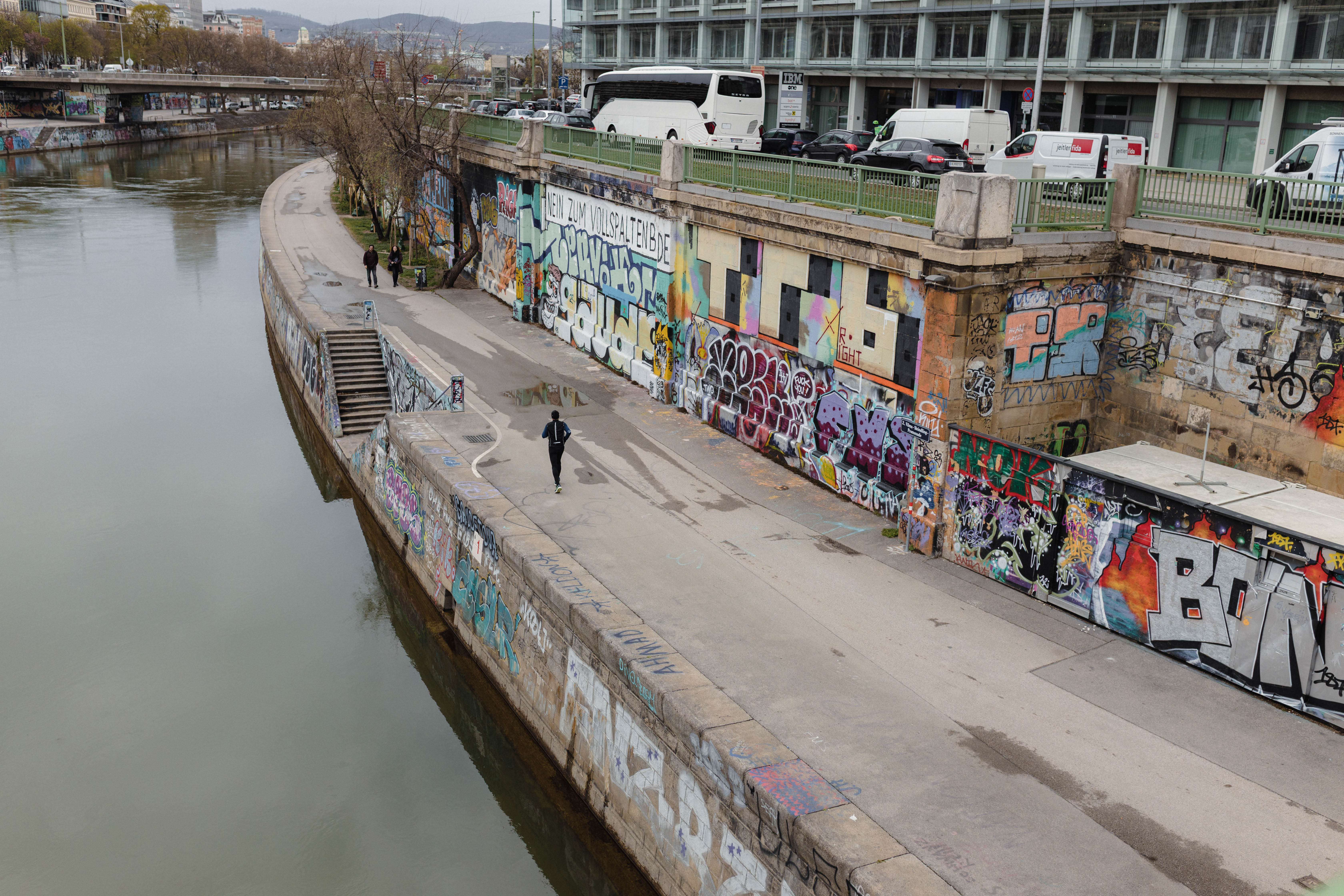 Vienna 690