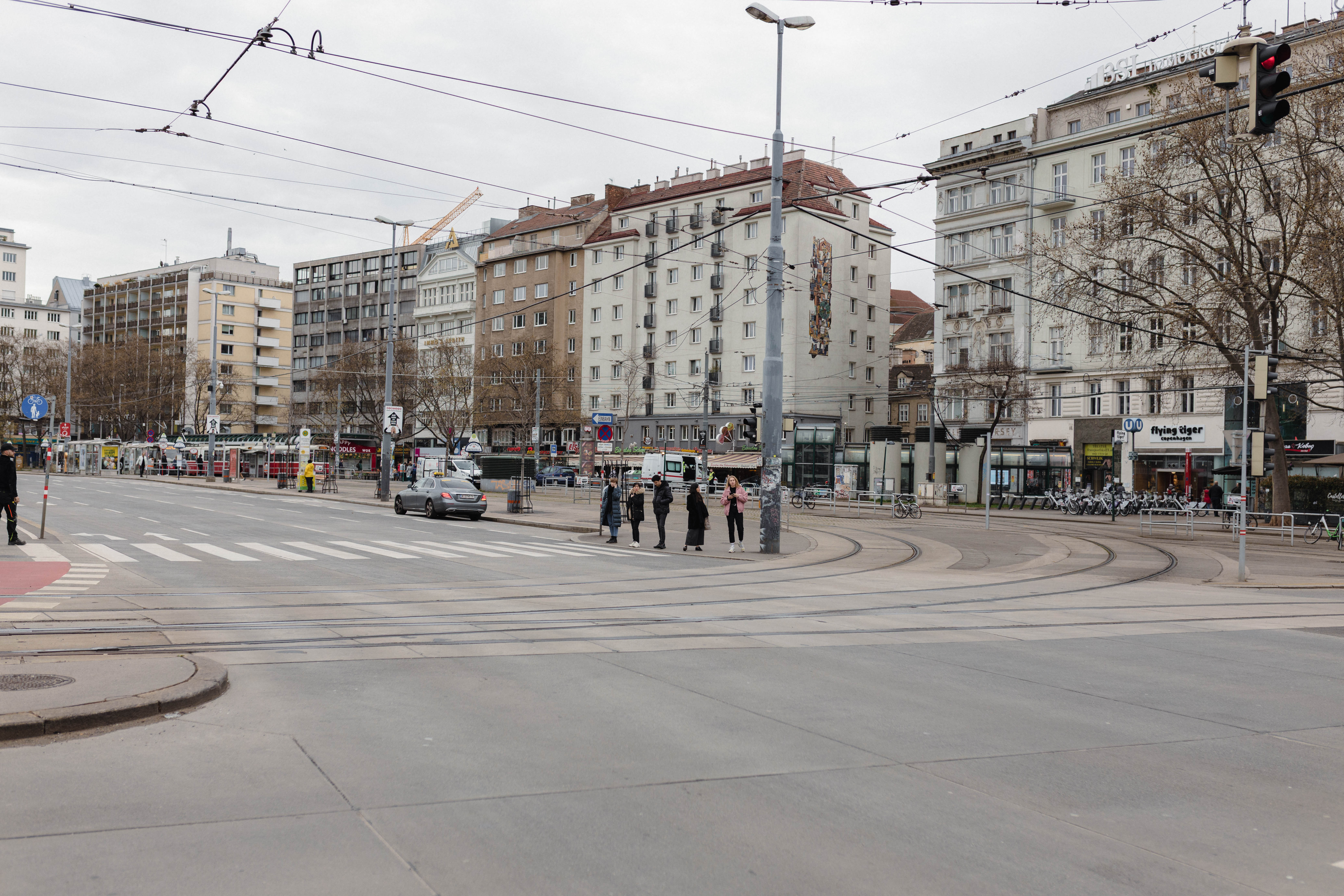 Vienna 698
