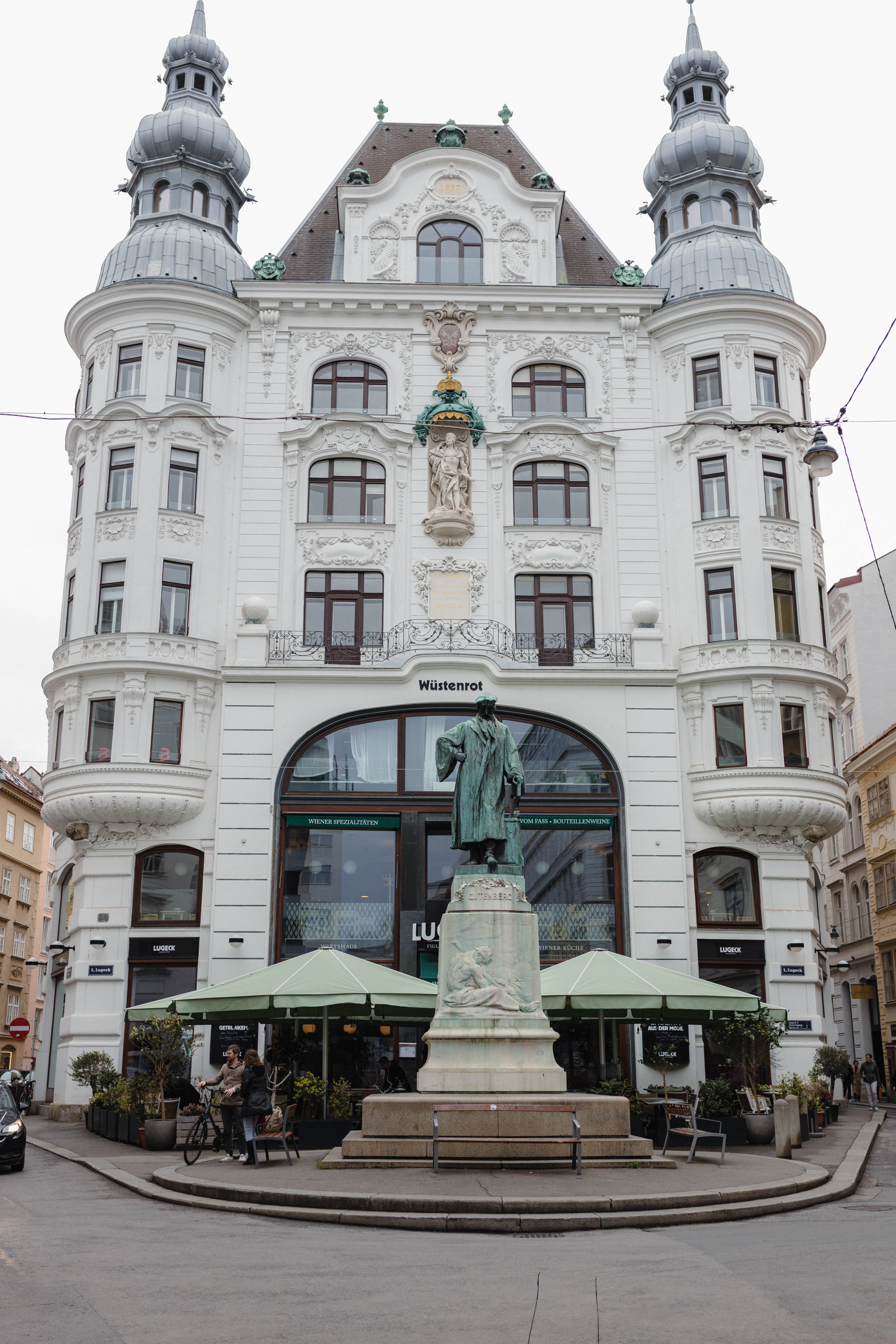 Vienna 741