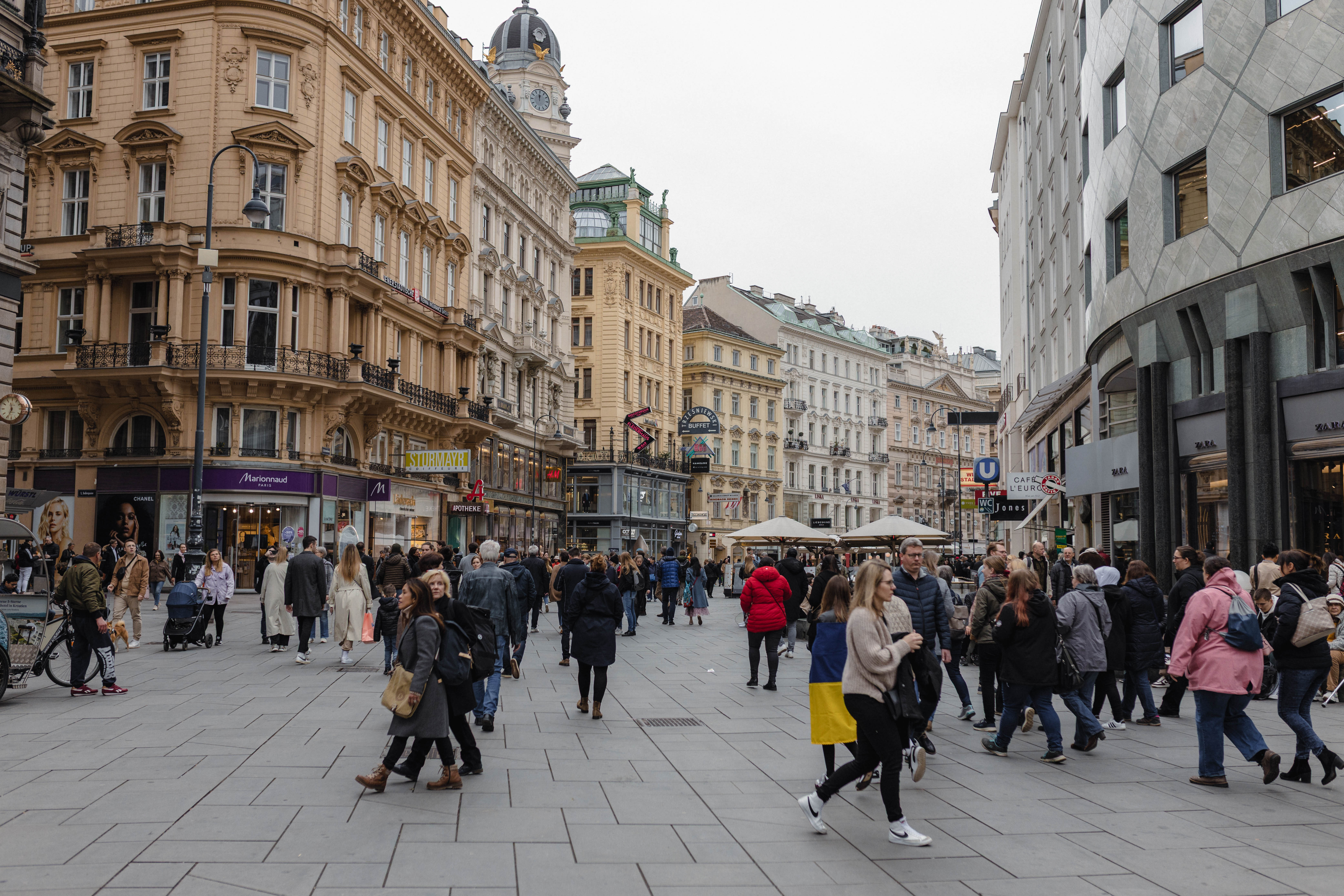 Vienna 831