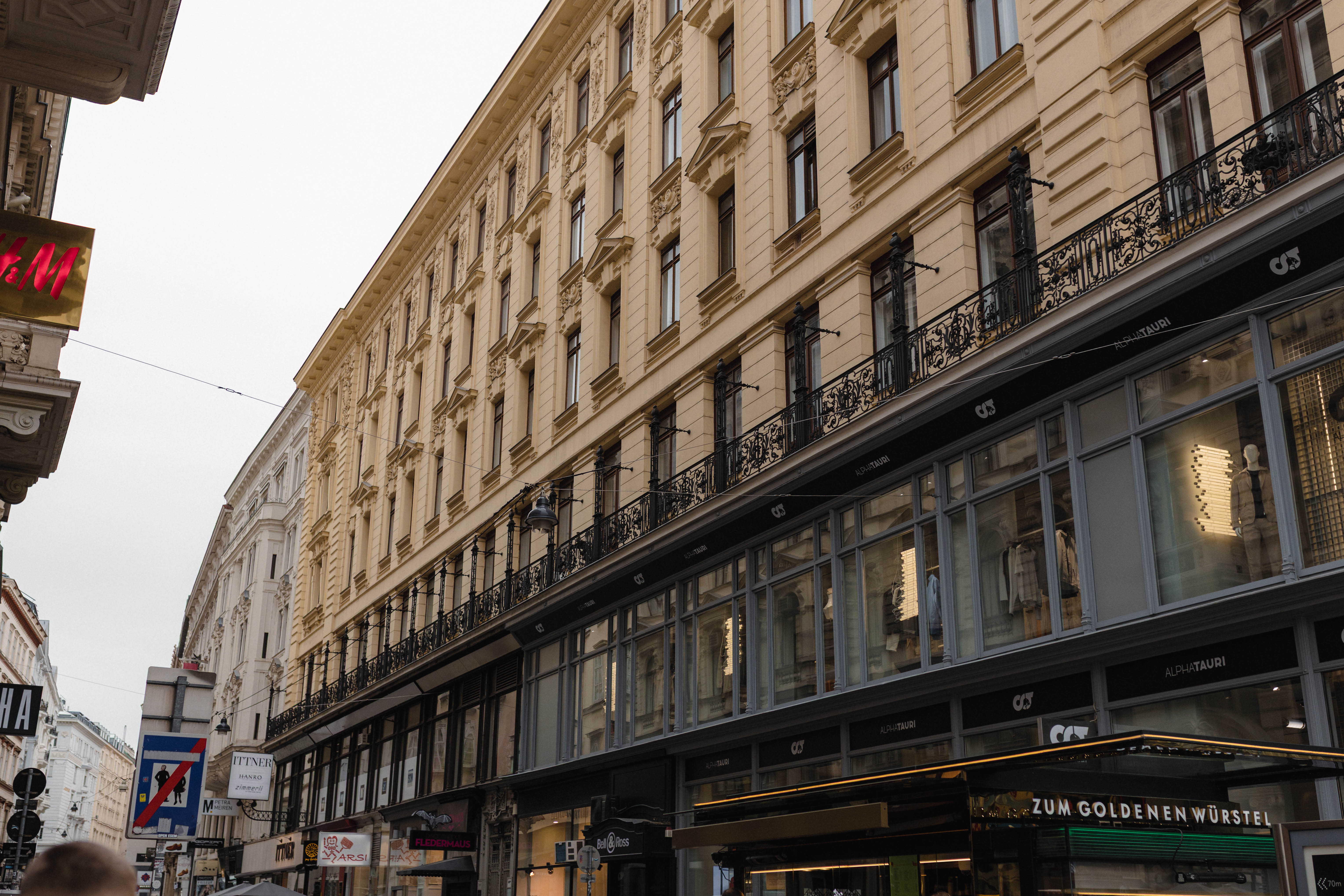 Vienna 834