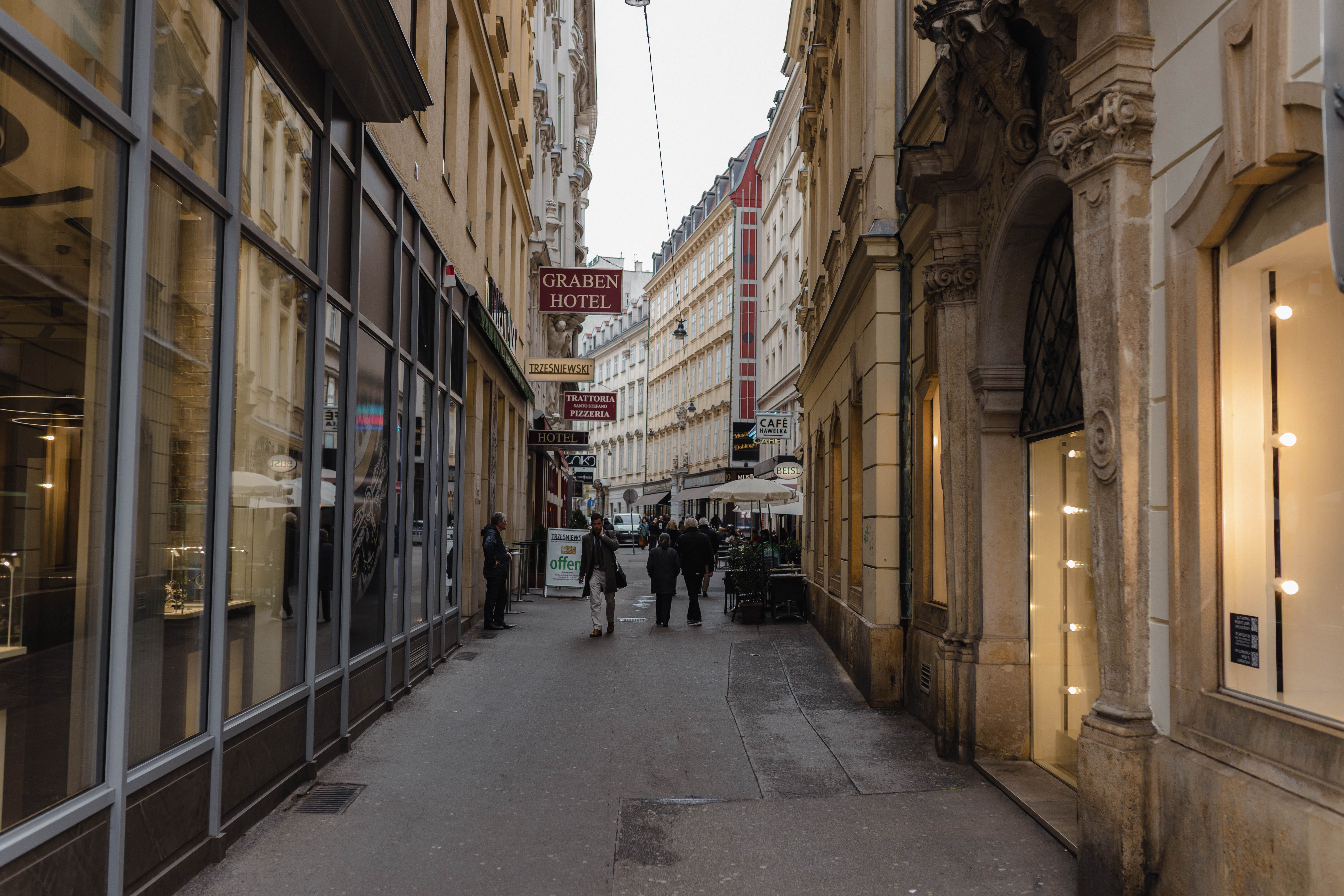 Vienna 838