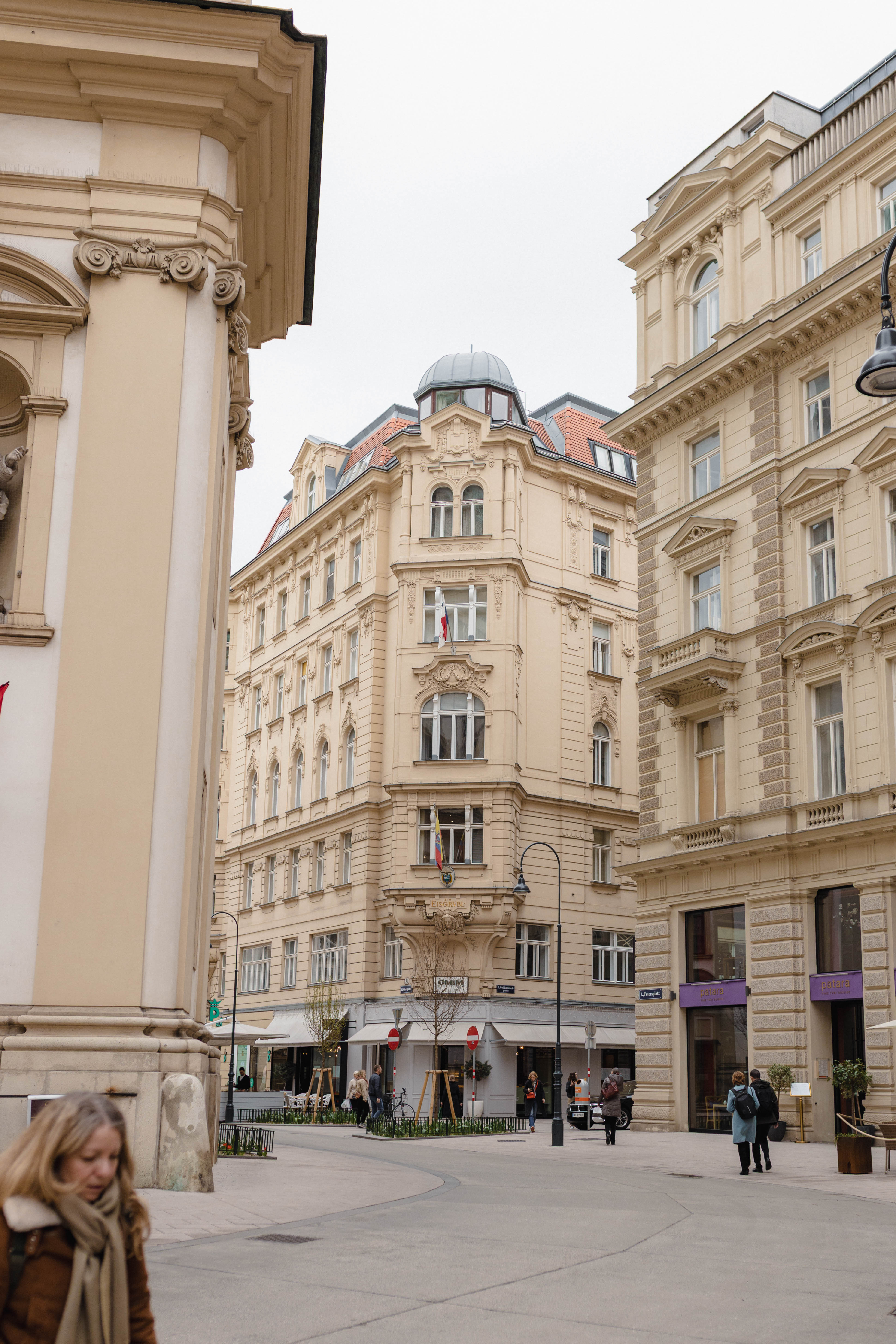 Vienna 851