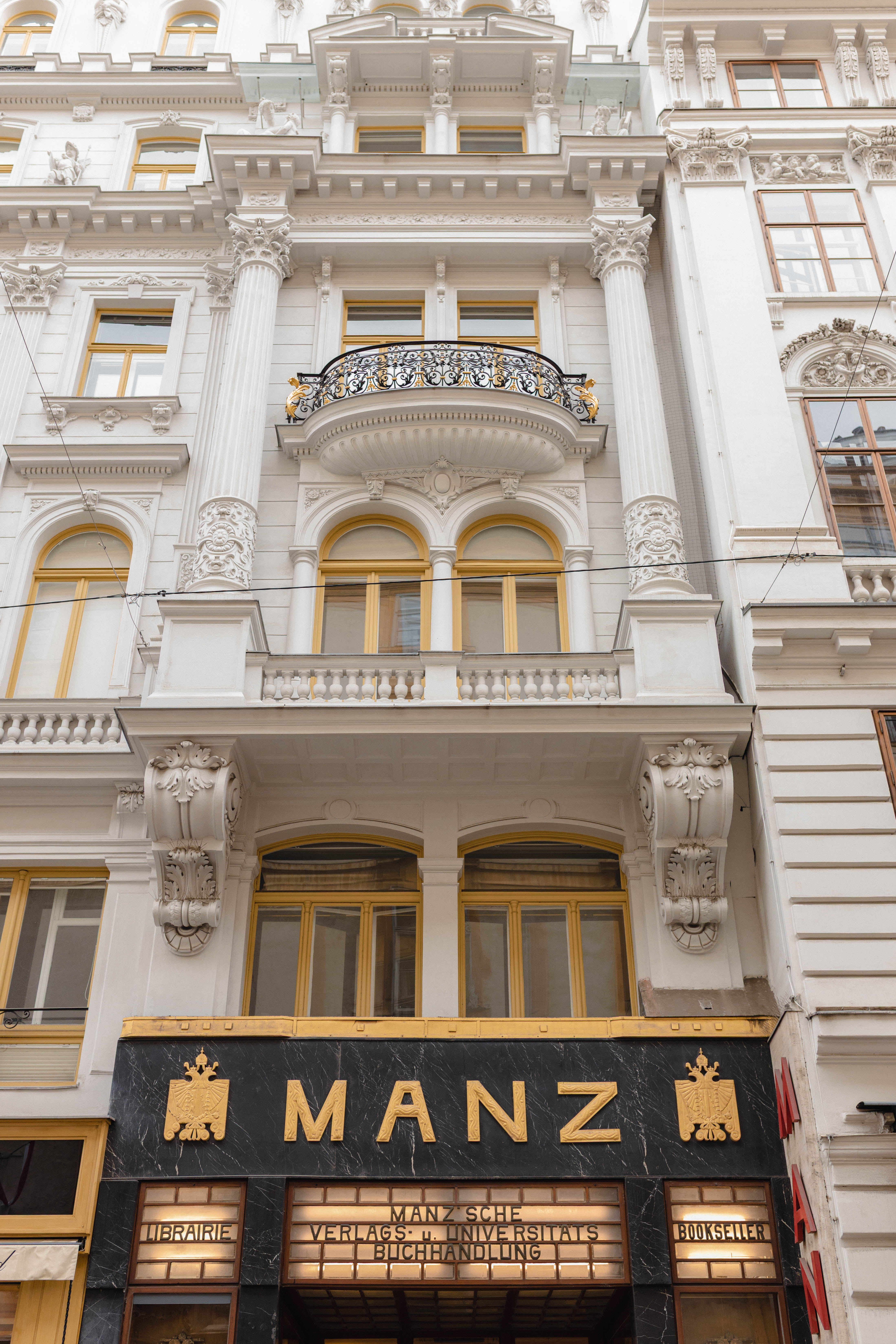 Vienna 887